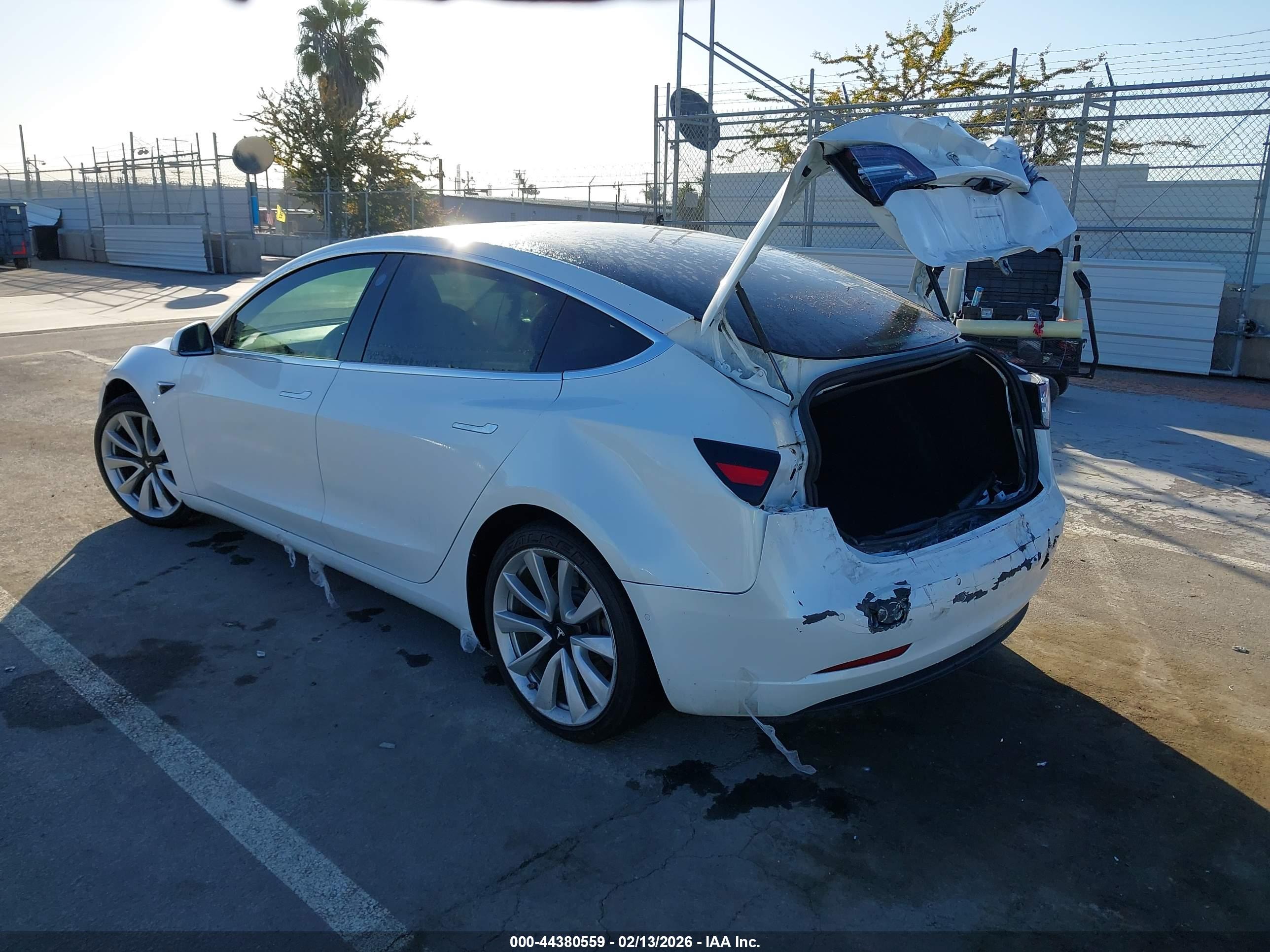TESLA MODEL image 3