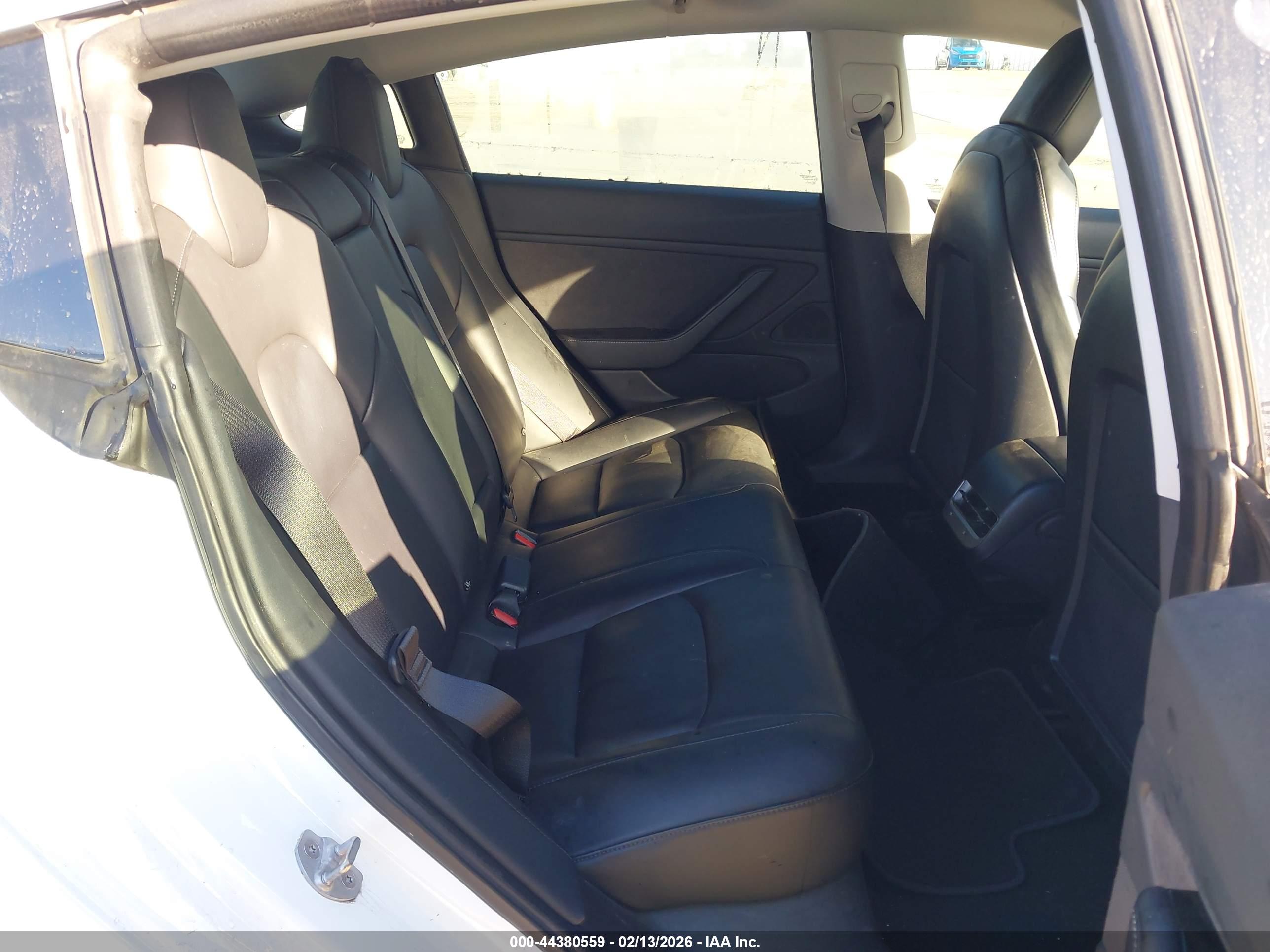TESLA MODEL image 8