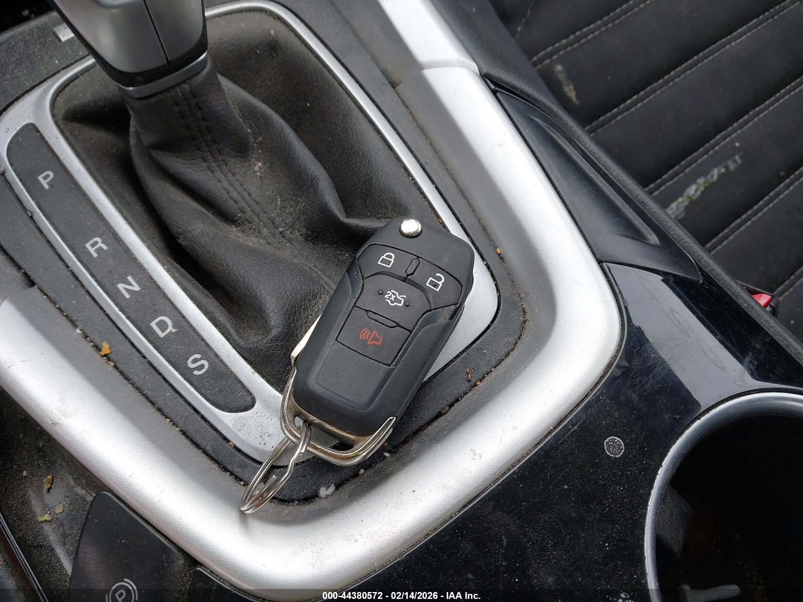 FORD FUSION image 11