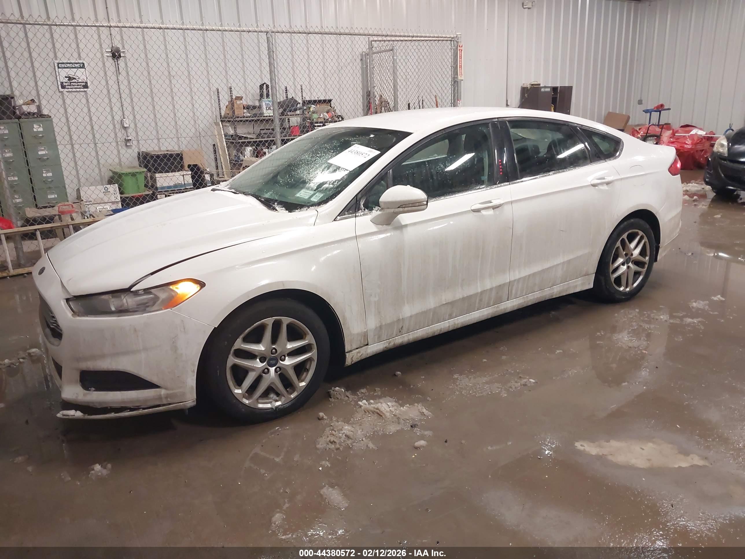 FORD FUSION image 2