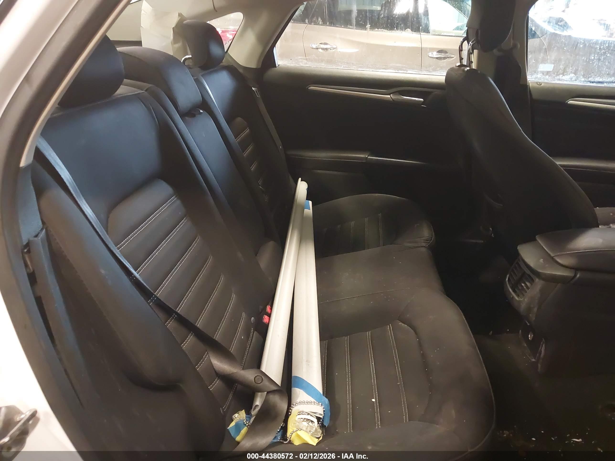 FORD FUSION image 8