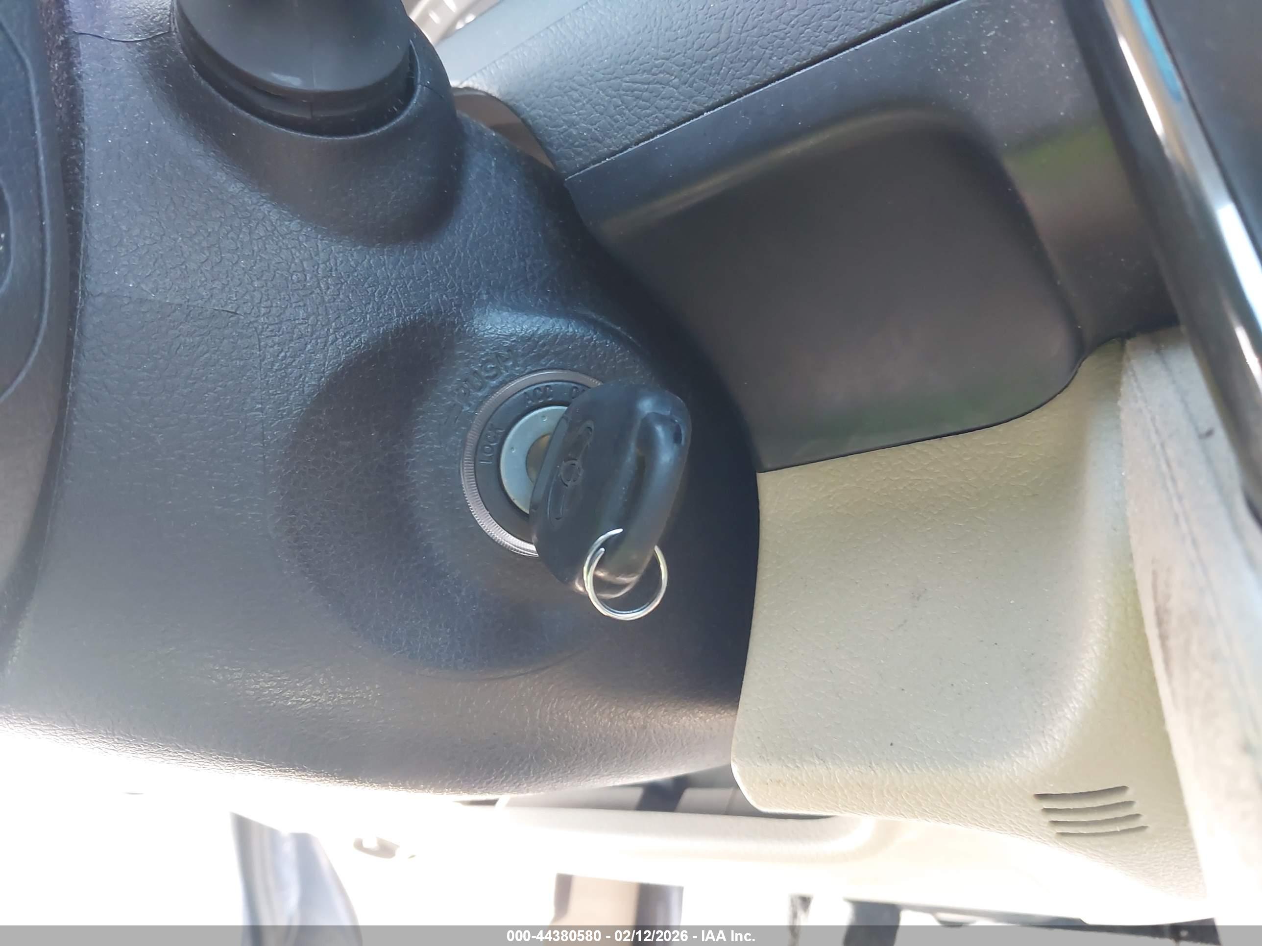 TOYOTA CAMRY image 11