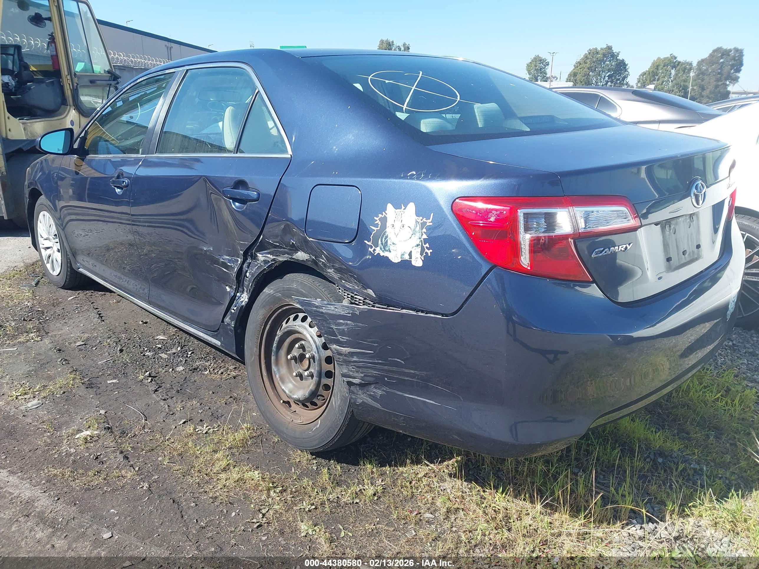TOYOTA CAMRY image 3