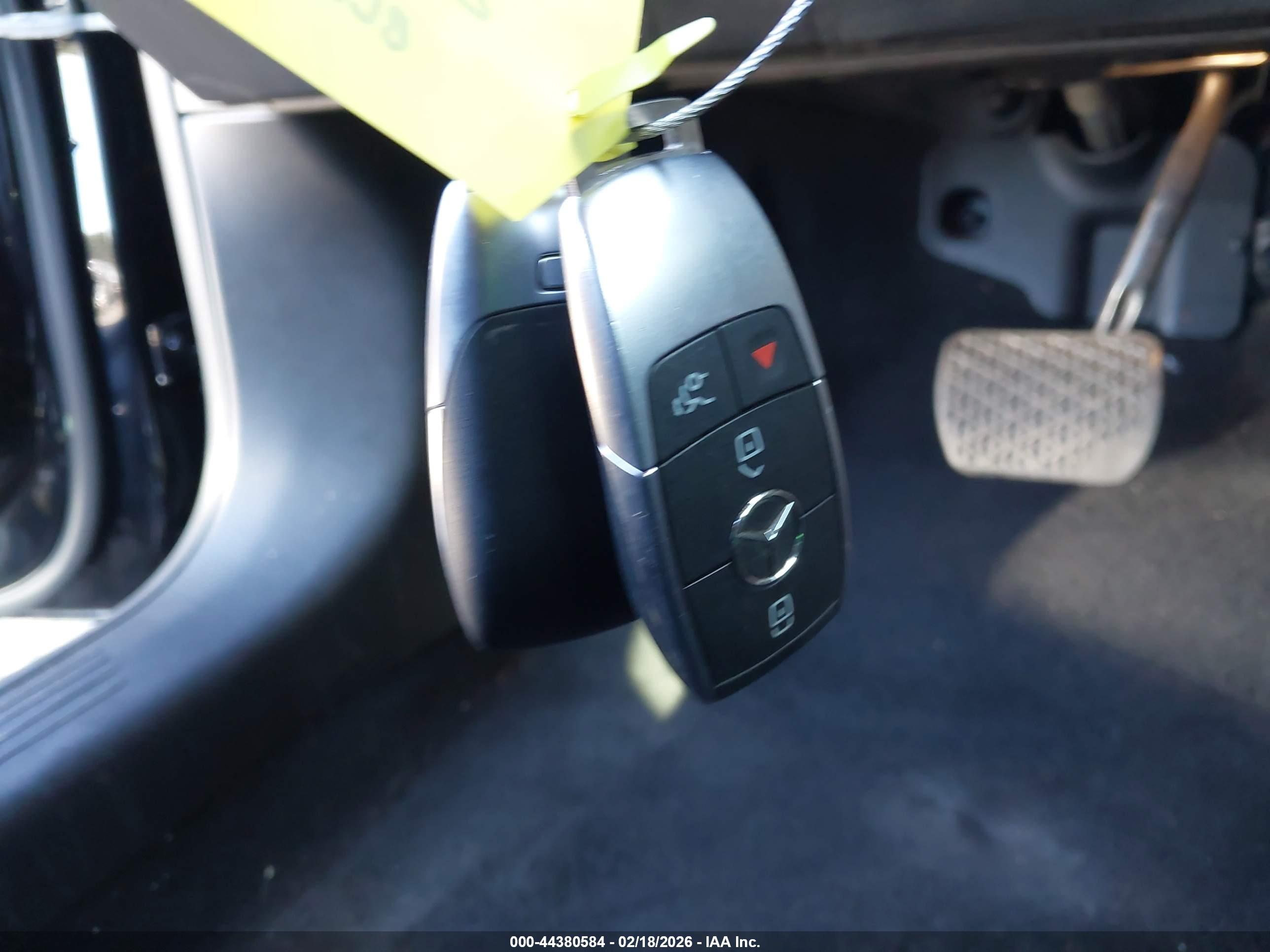 MERCEDES-BENZ CLA image 11