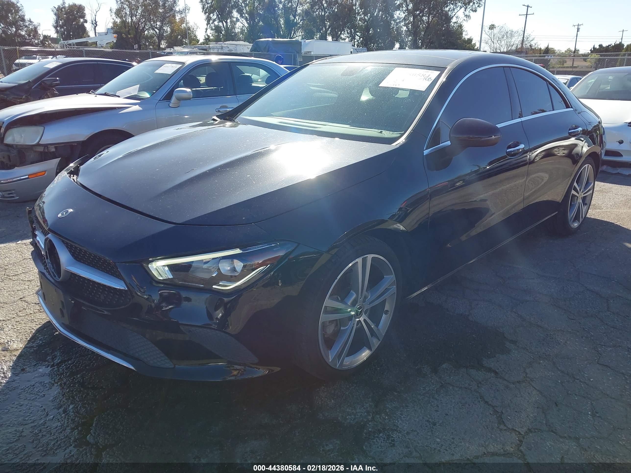 MERCEDES-BENZ CLA image 2