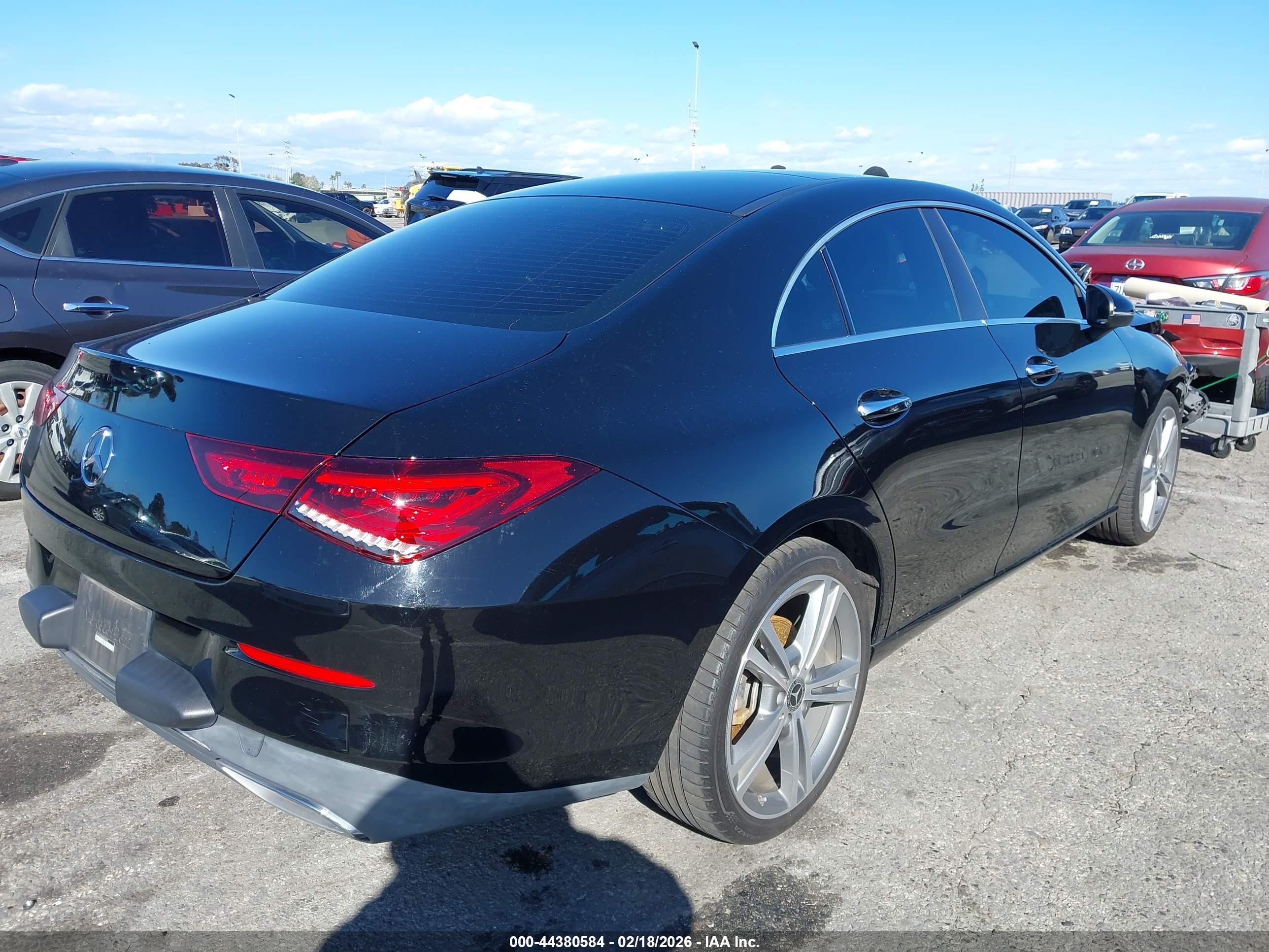 MERCEDES-BENZ CLA image 4