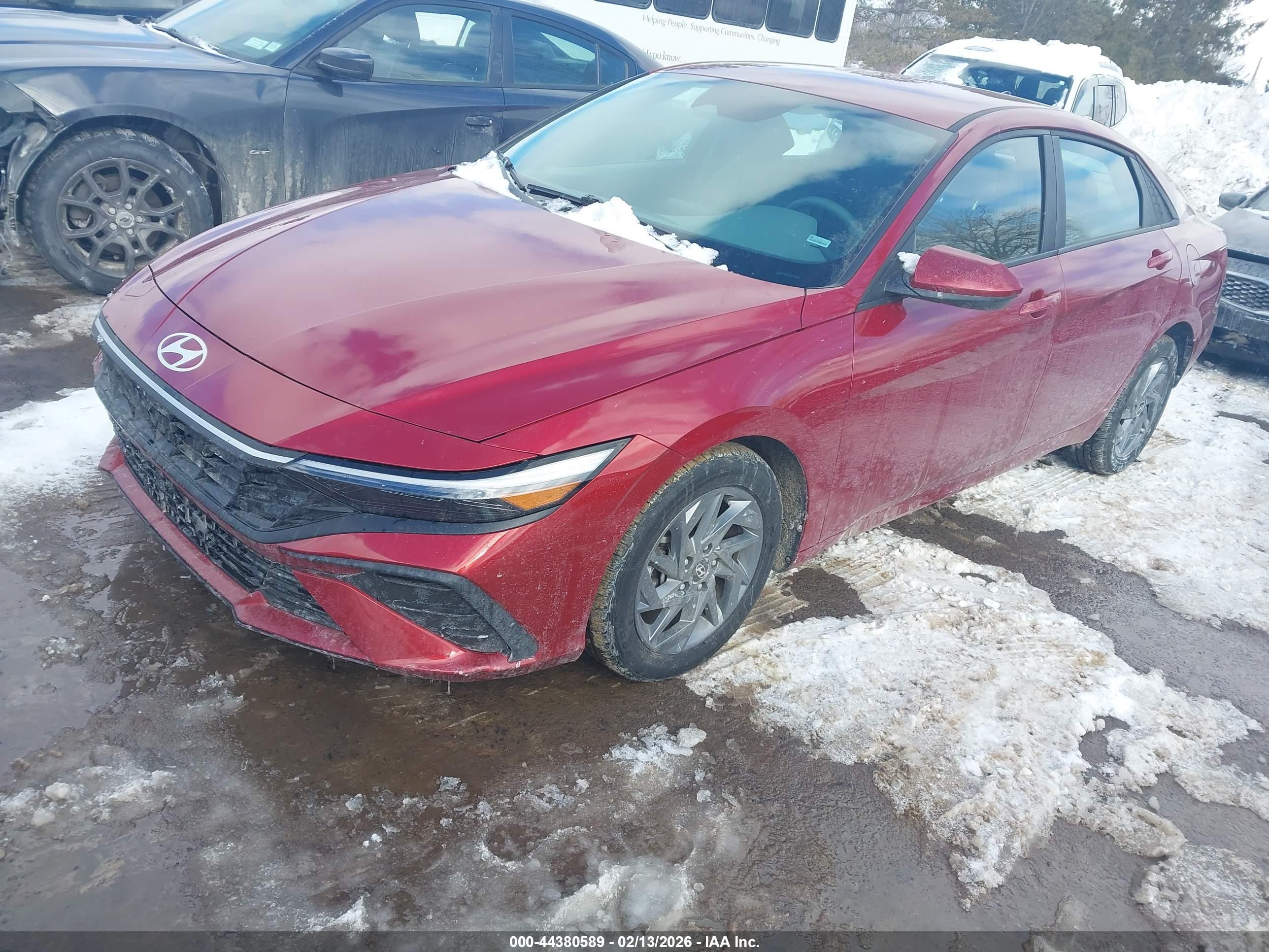HYUNDAI ELANTRA image 2