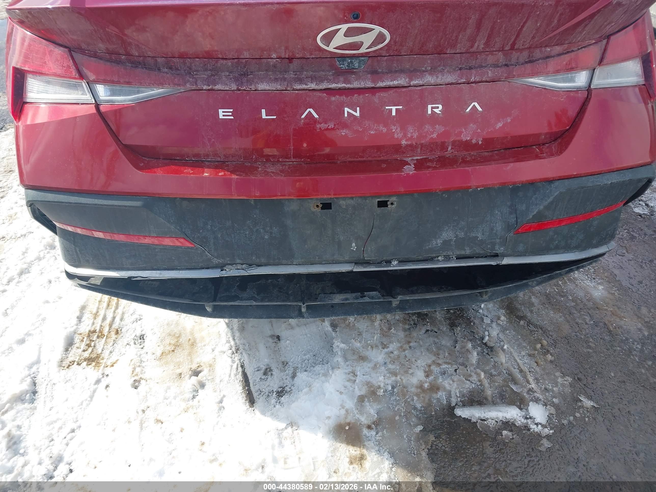 HYUNDAI ELANTRA image 6