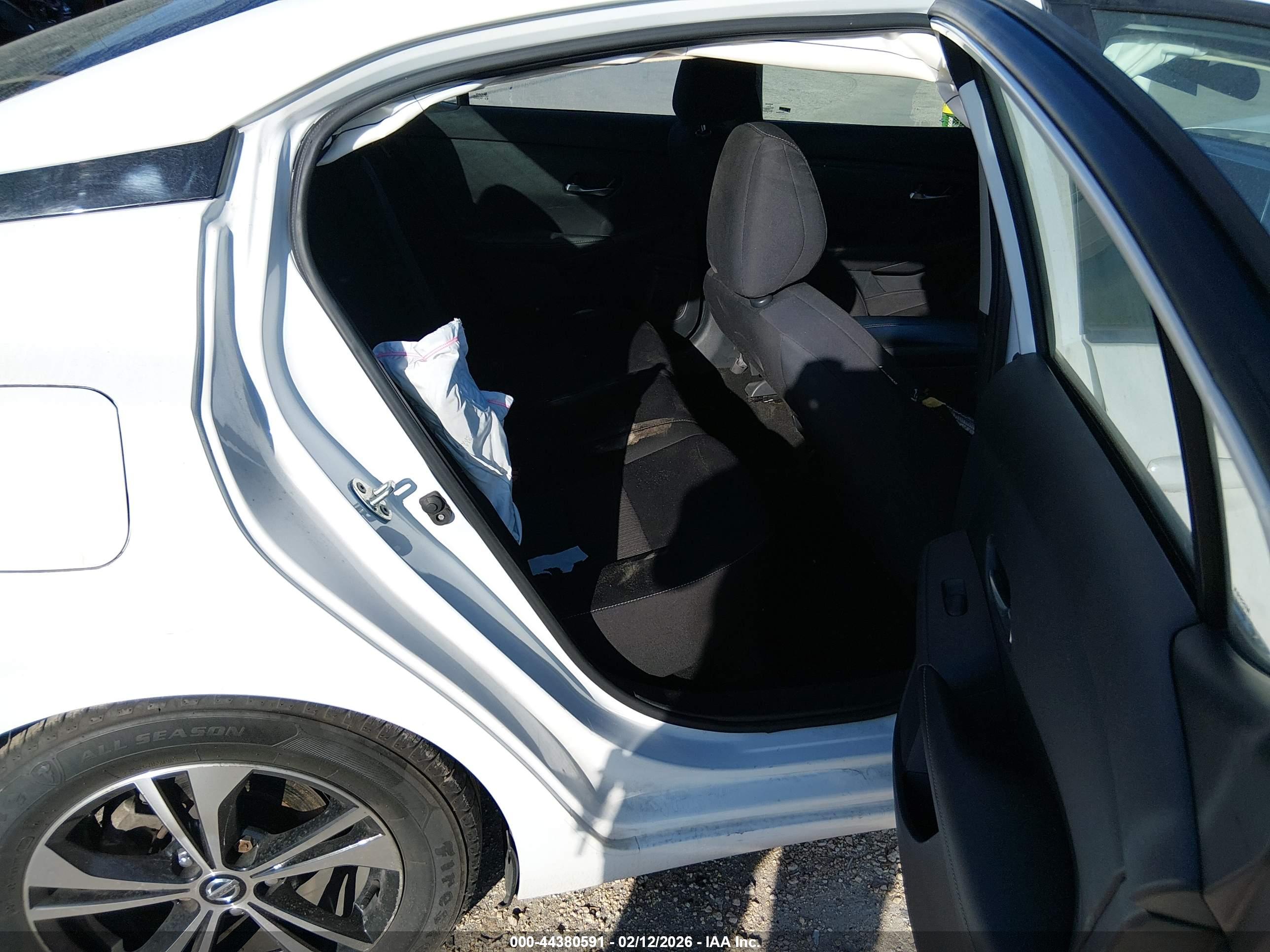 NISSAN SENTRA image 8
