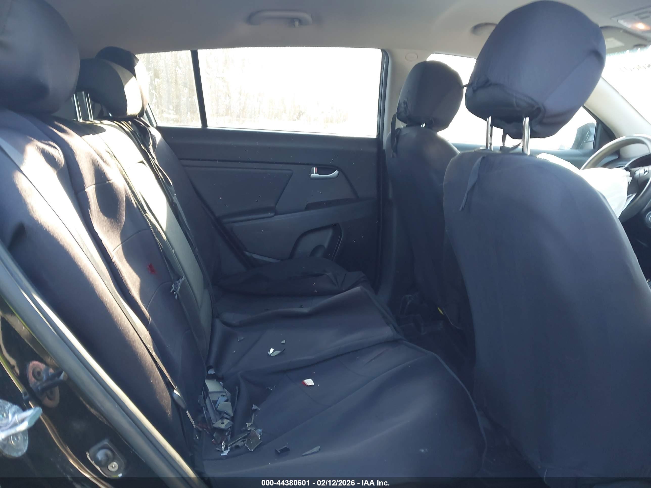 KIA SPORTAGE image 8