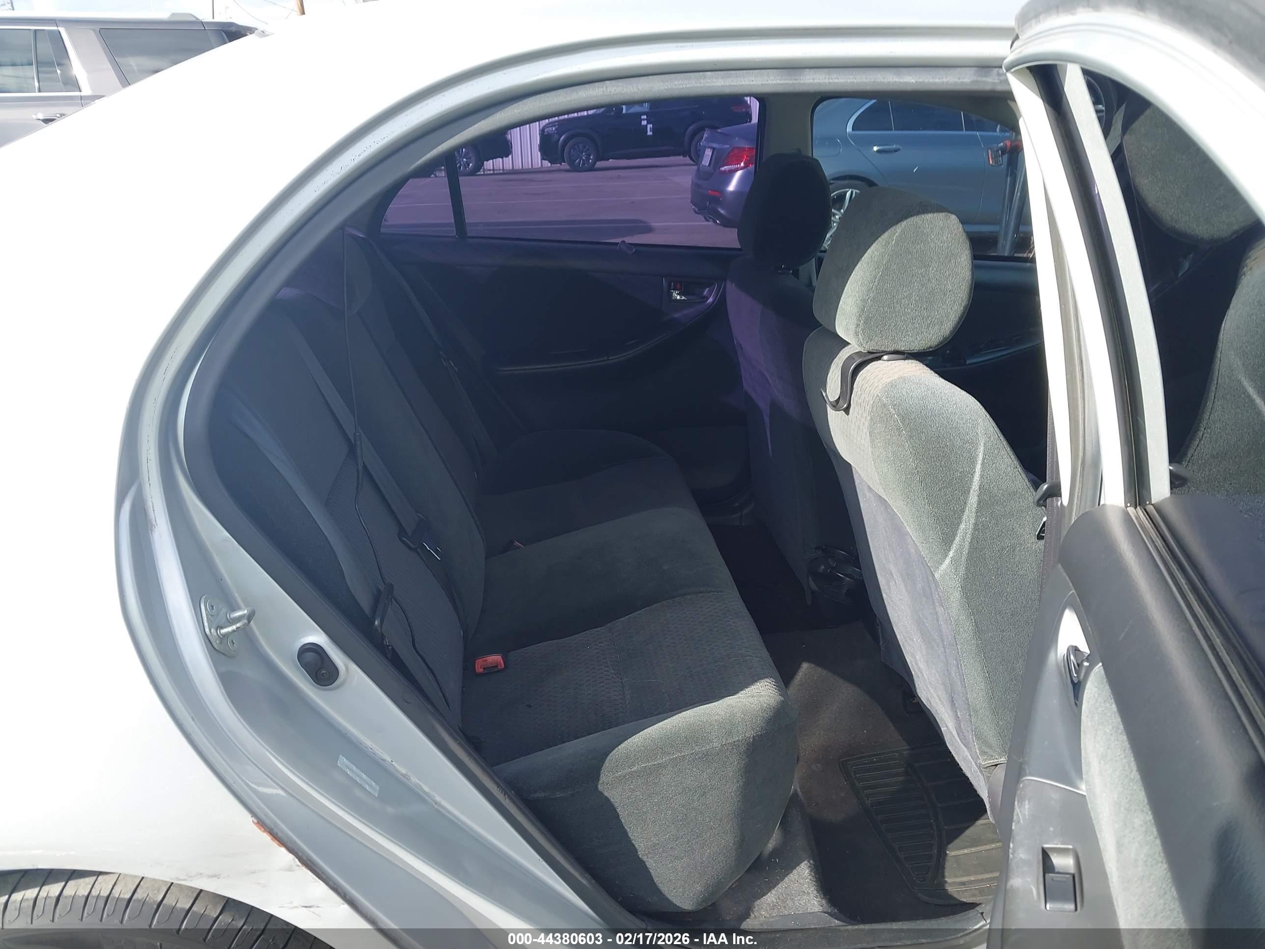 TOYOTA COROLLA image 8