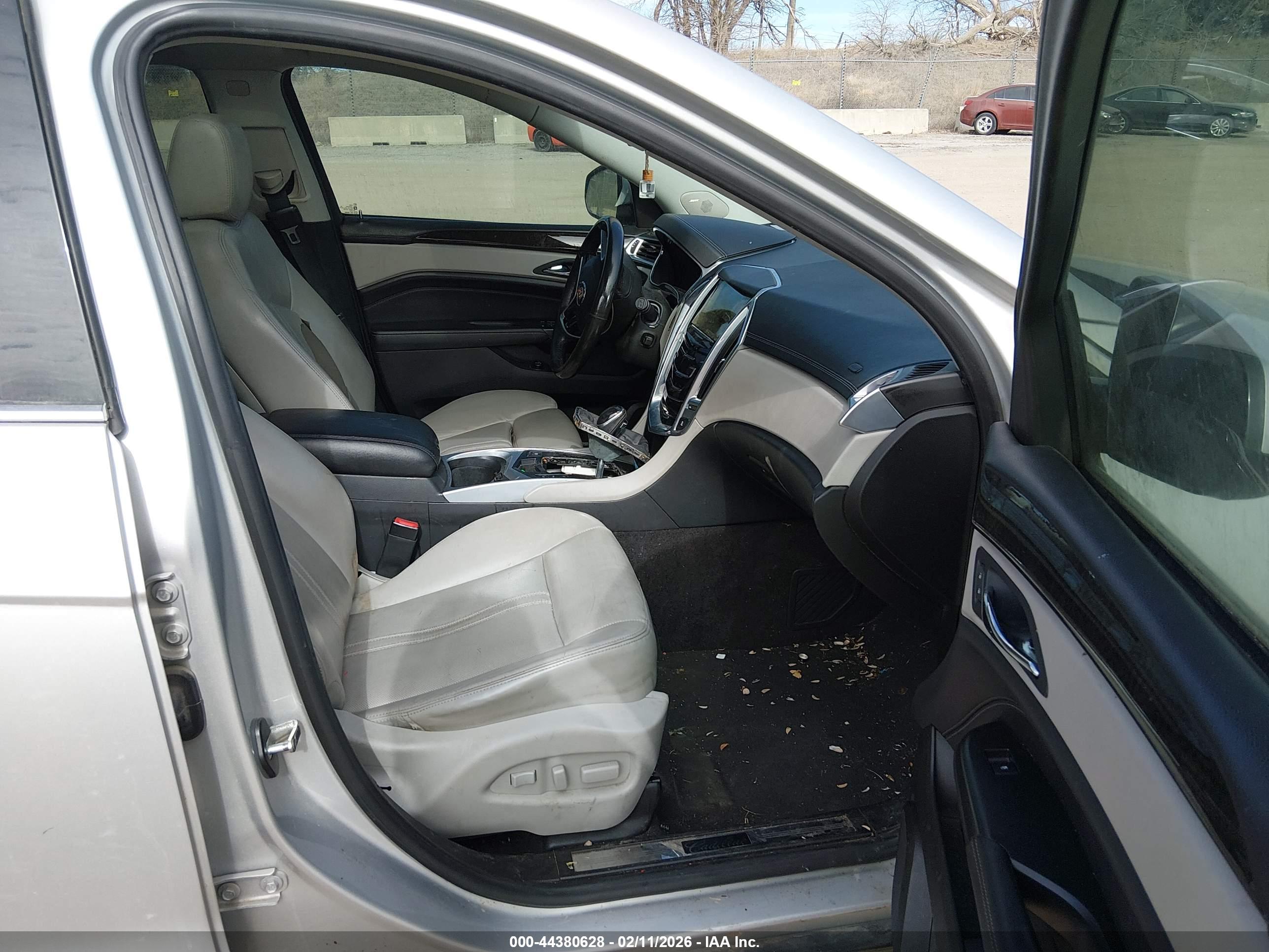 CADILLAC SRX image 5