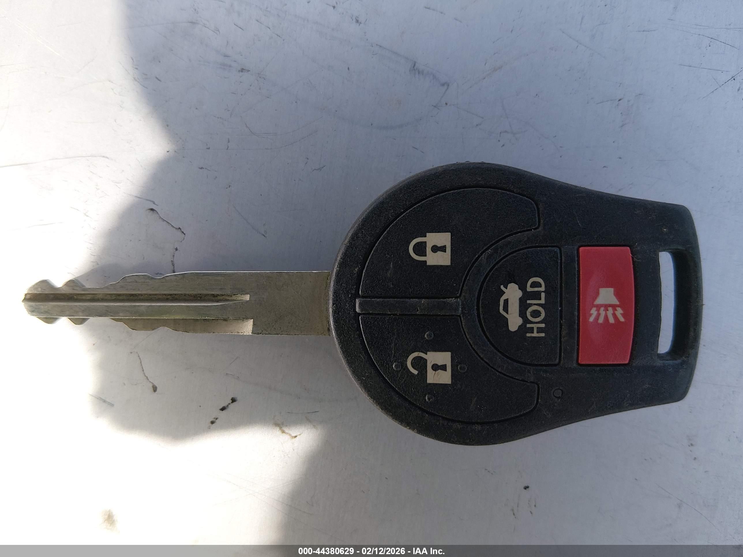 NISSAN VERSA image 11