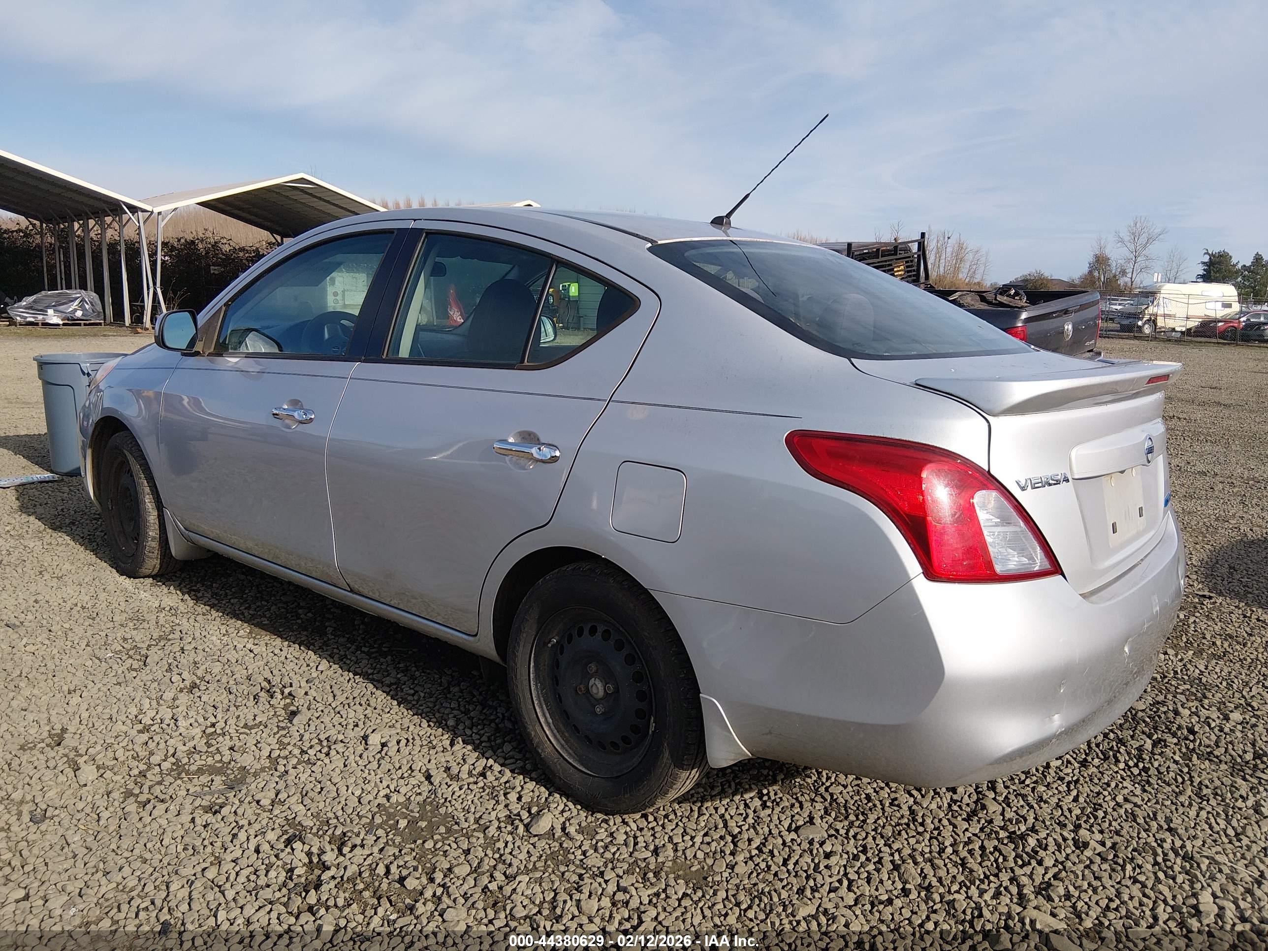 NISSAN VERSA image 3