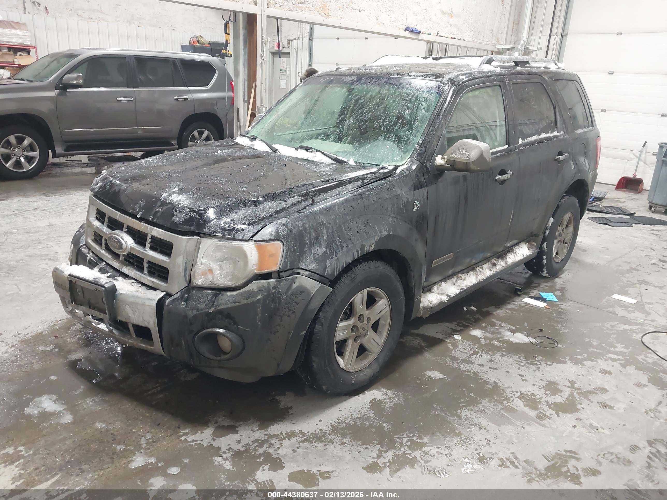 FORD ESCAPE image 2