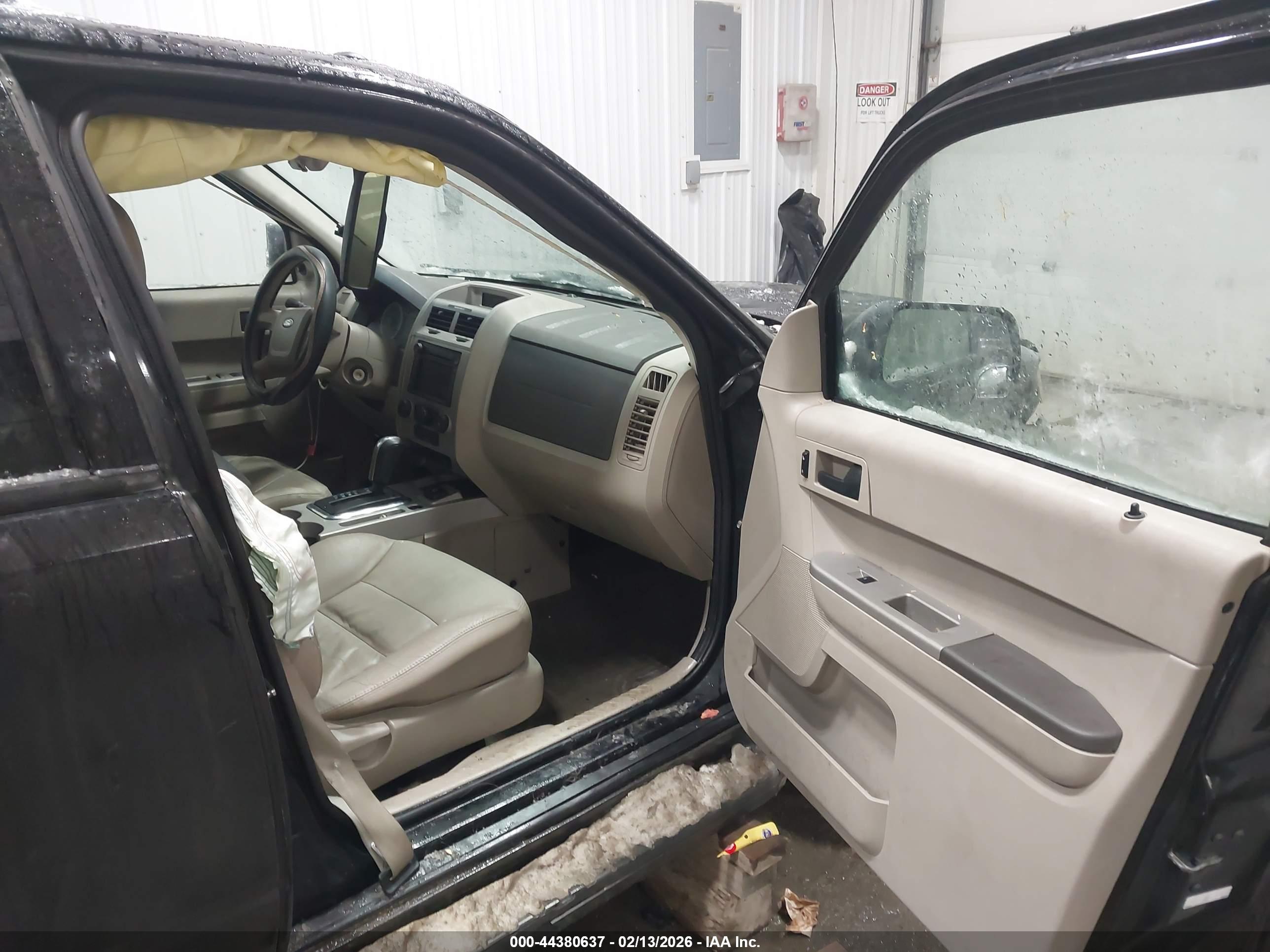 FORD ESCAPE image 5
