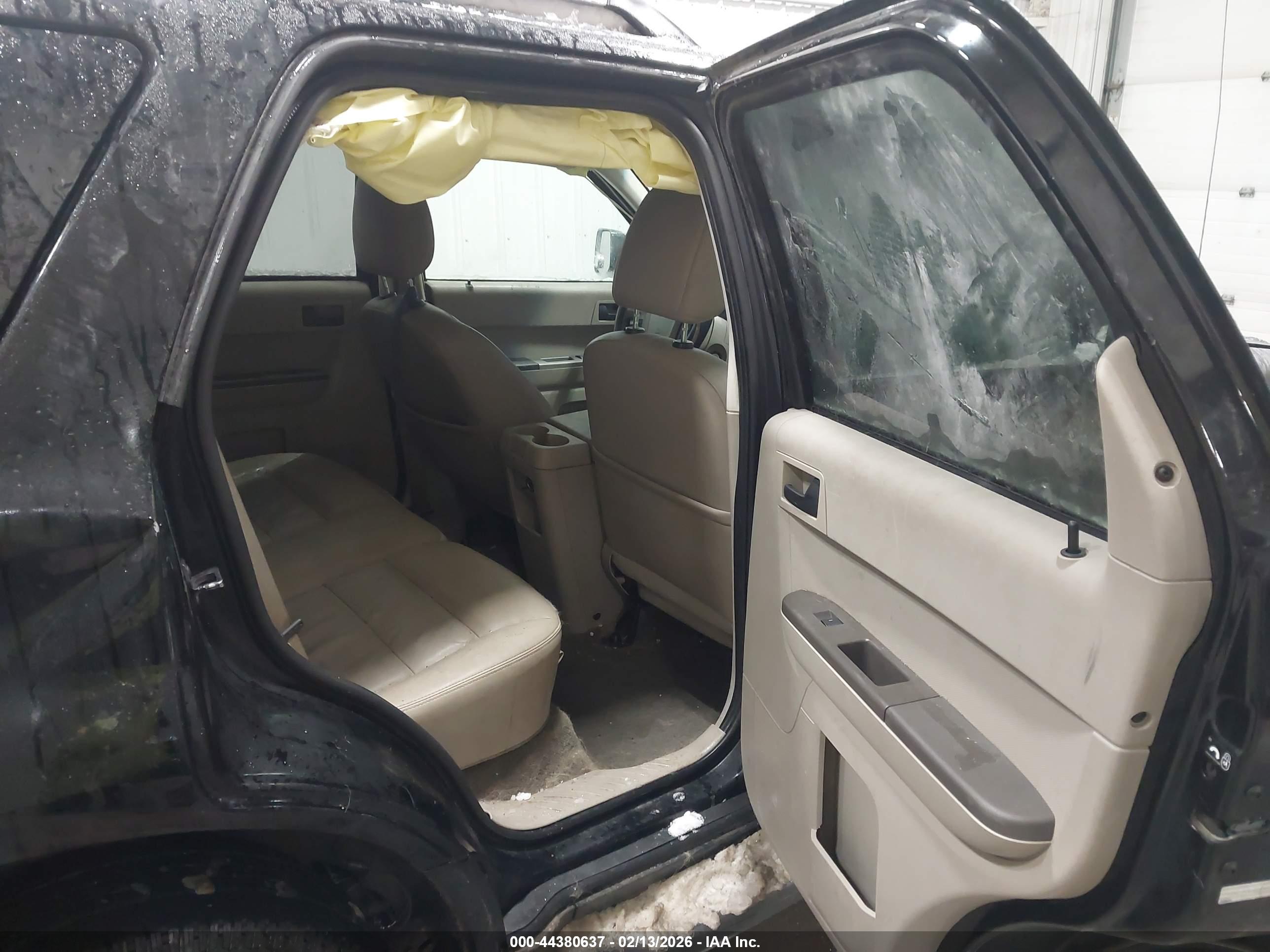 FORD ESCAPE image 8