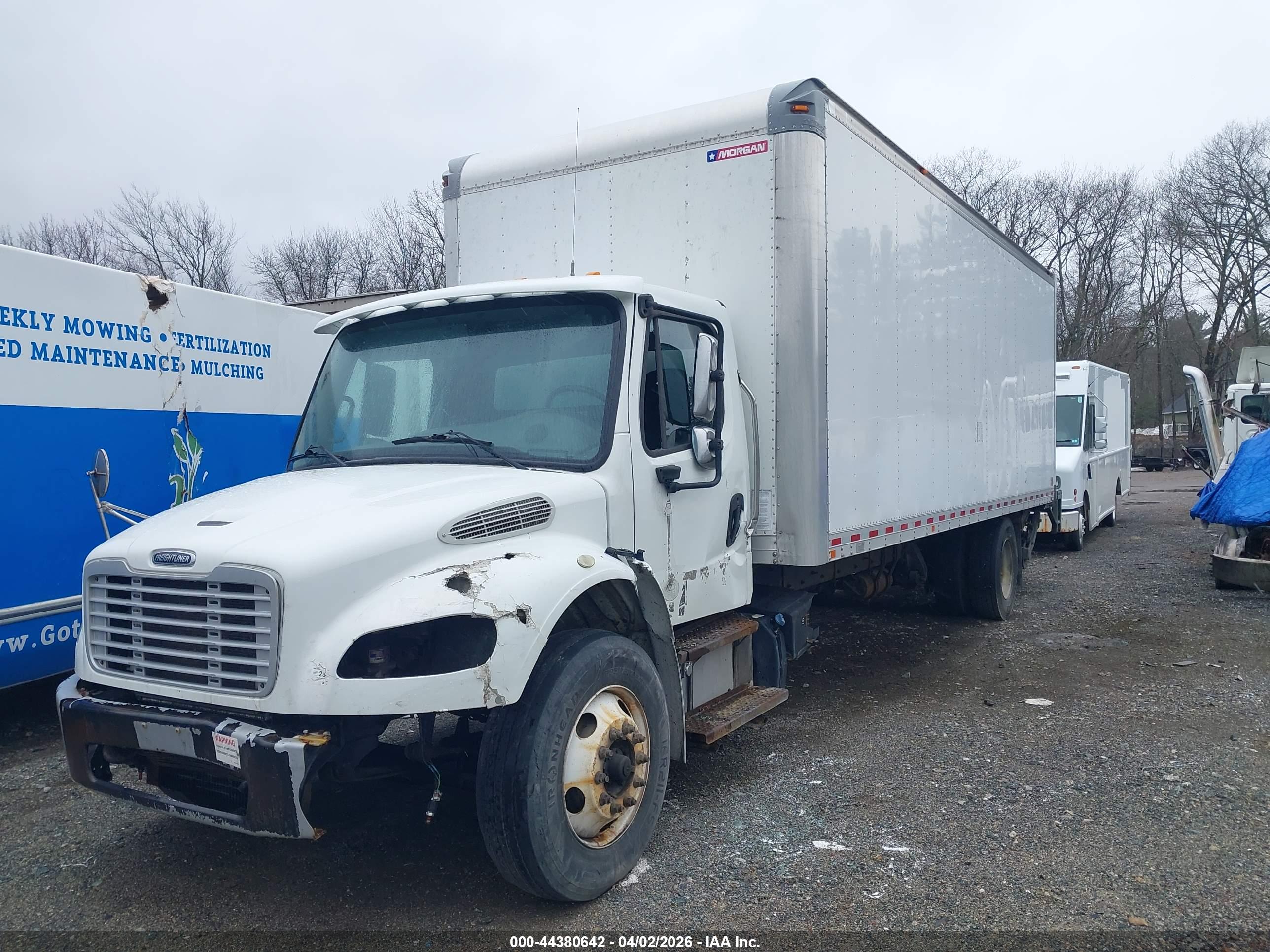 FREIGHTLINER M2 image 2