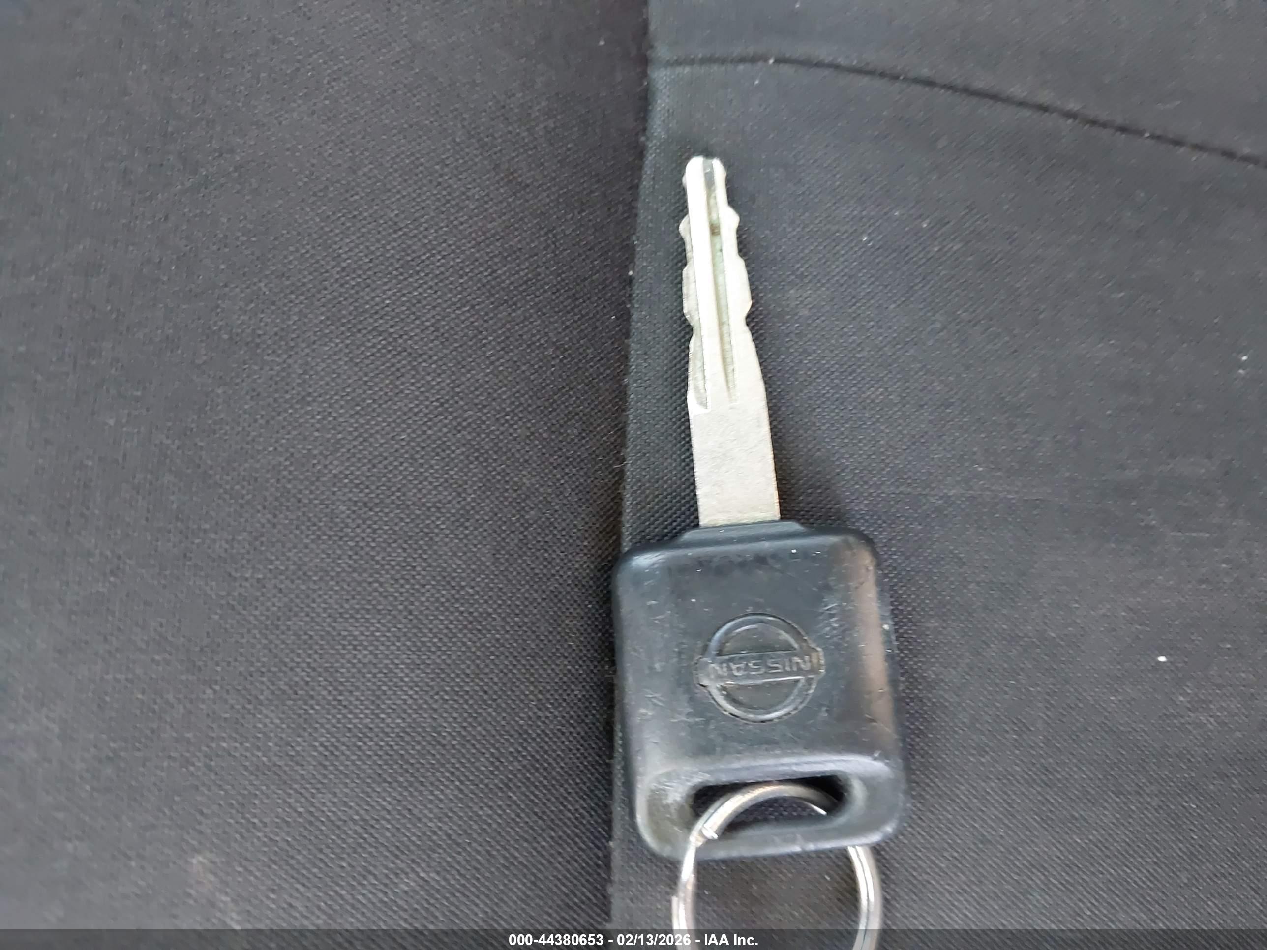 NISSAN VERSA image 11