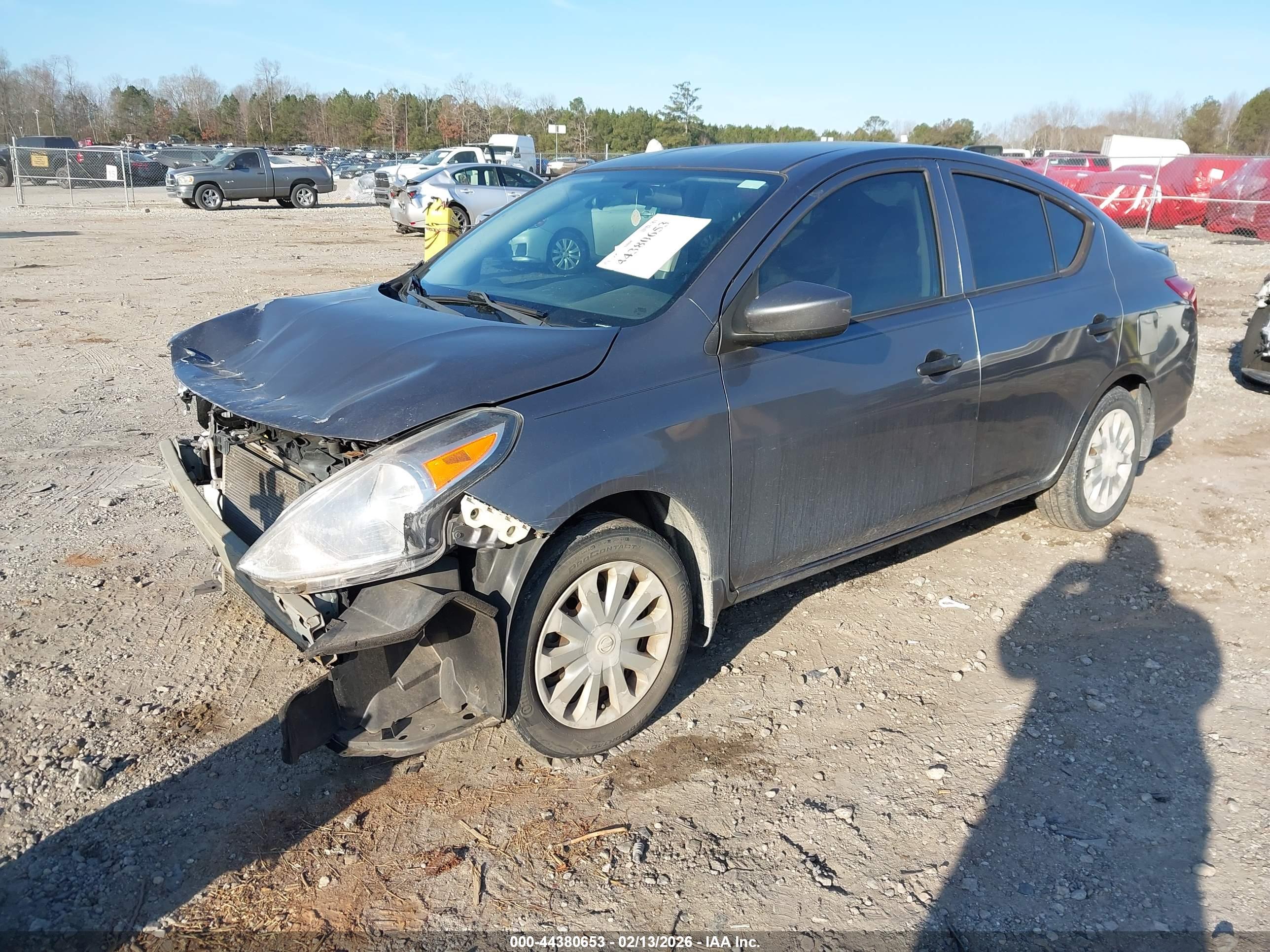 NISSAN VERSA image 2