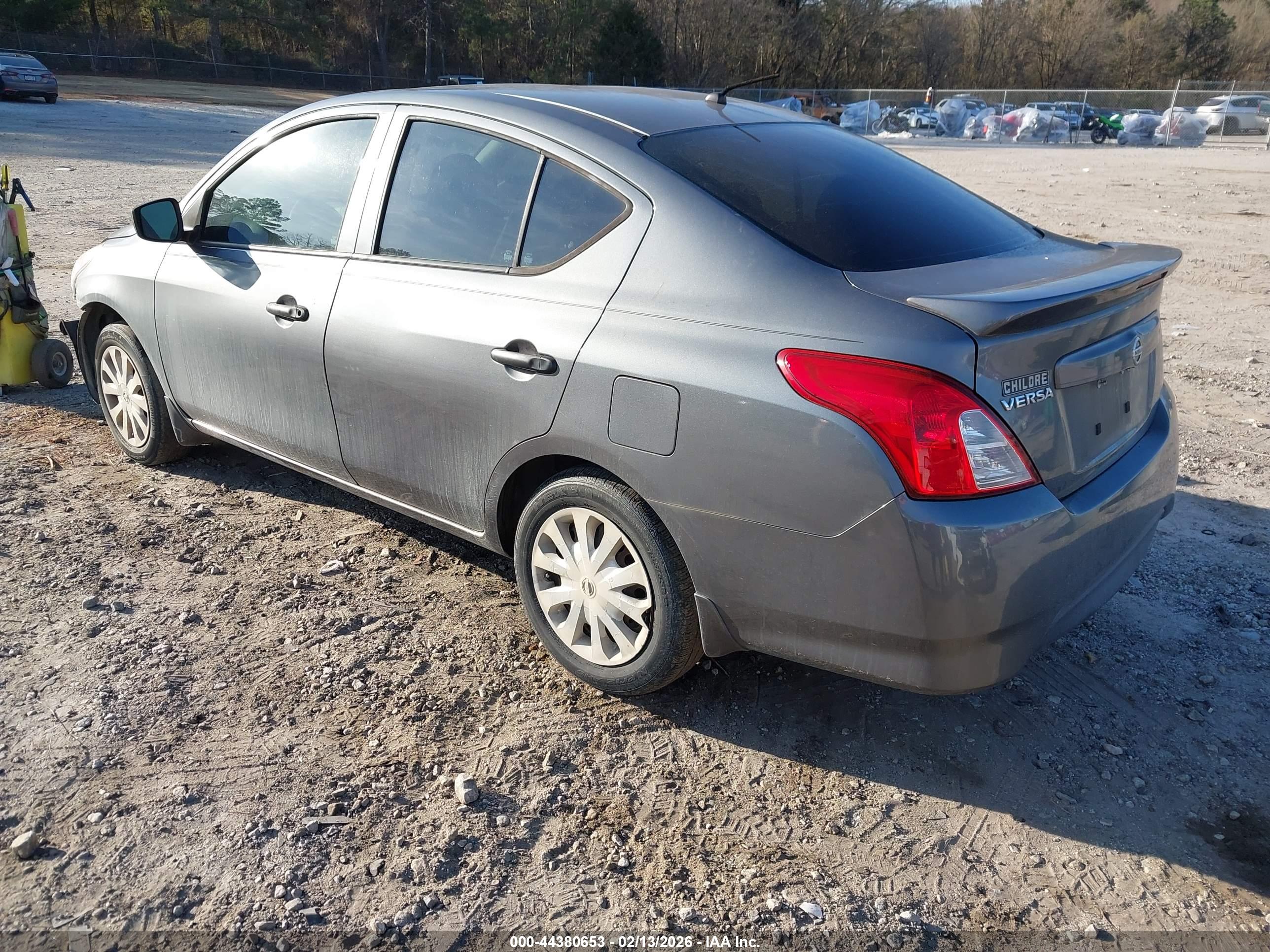 NISSAN VERSA image 3