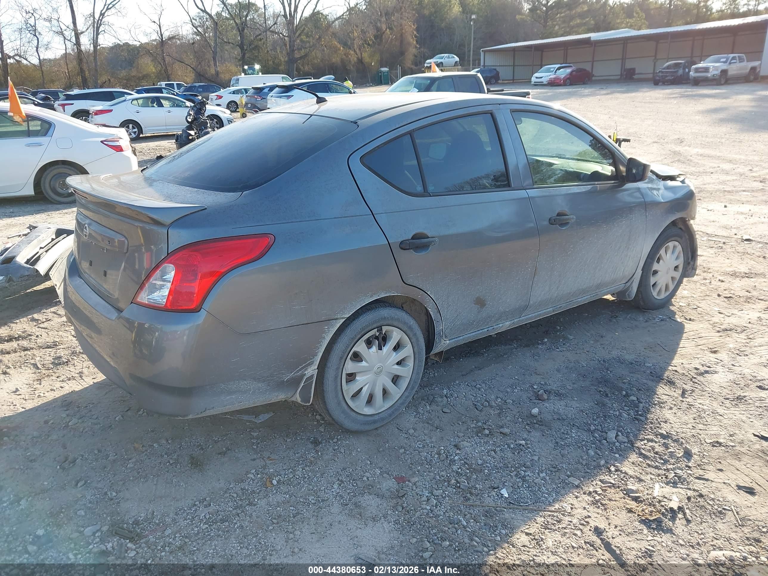 NISSAN VERSA image 4