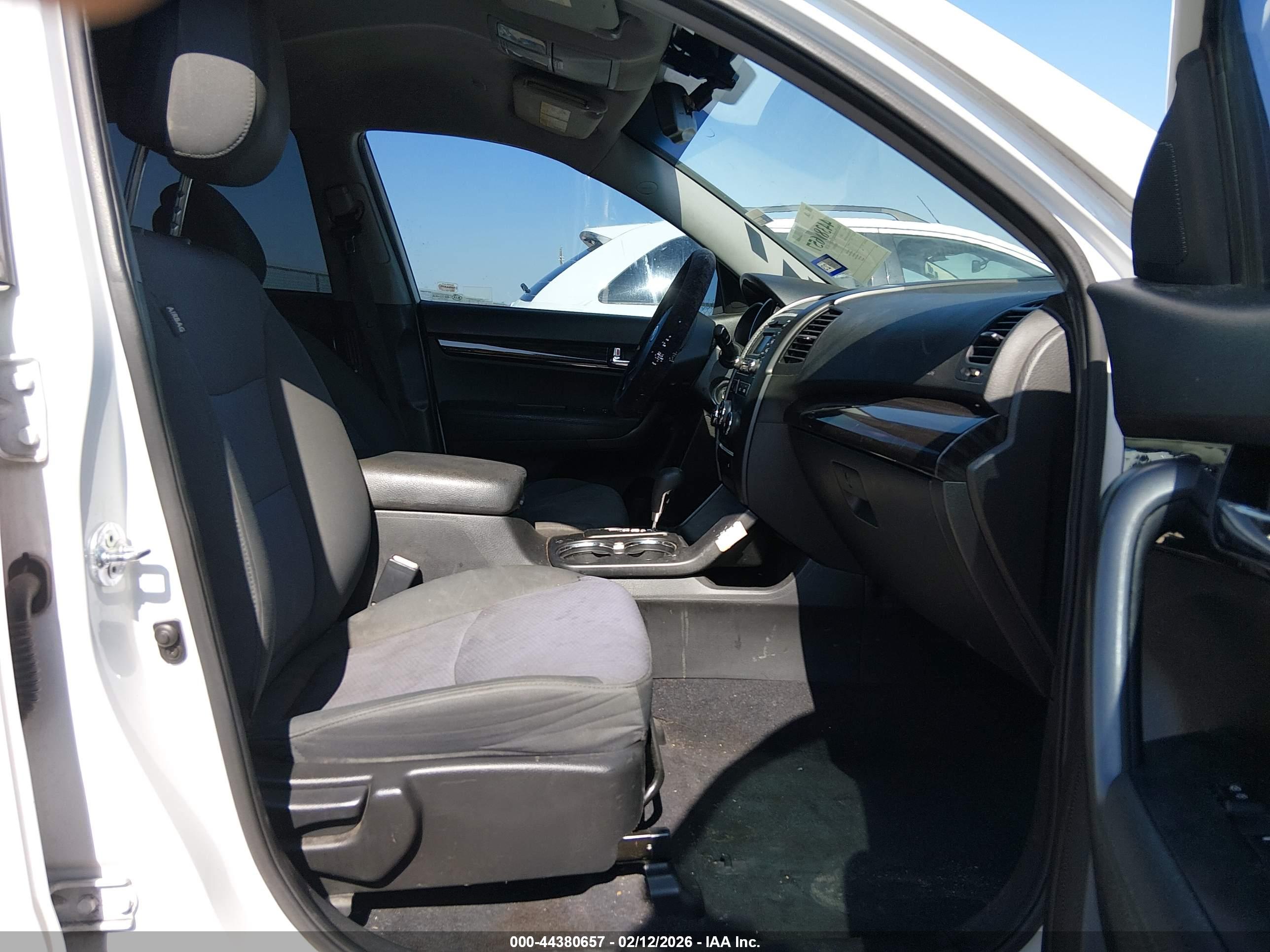 KIA SORENTO image 5