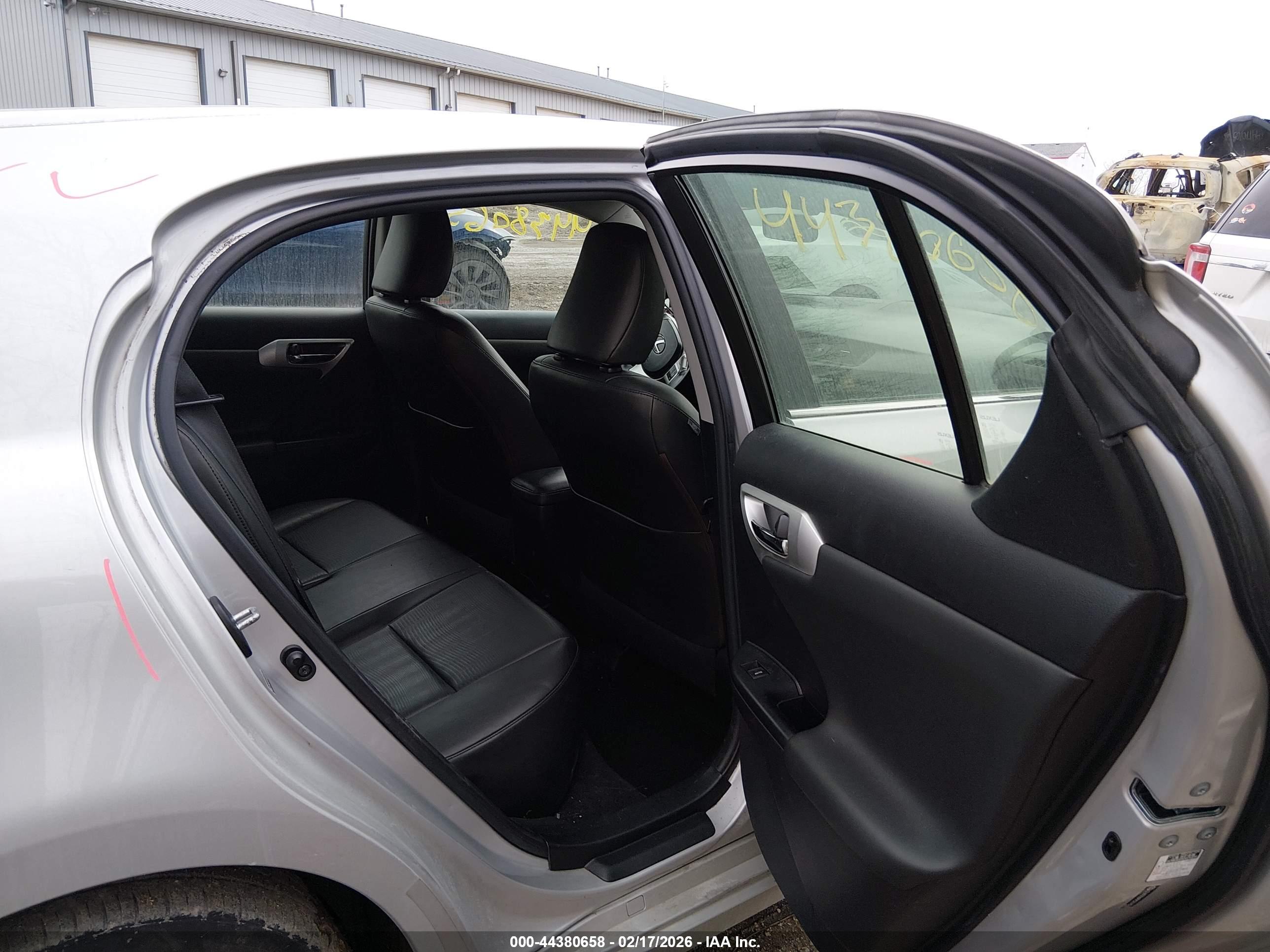 LEXUS CT image 8