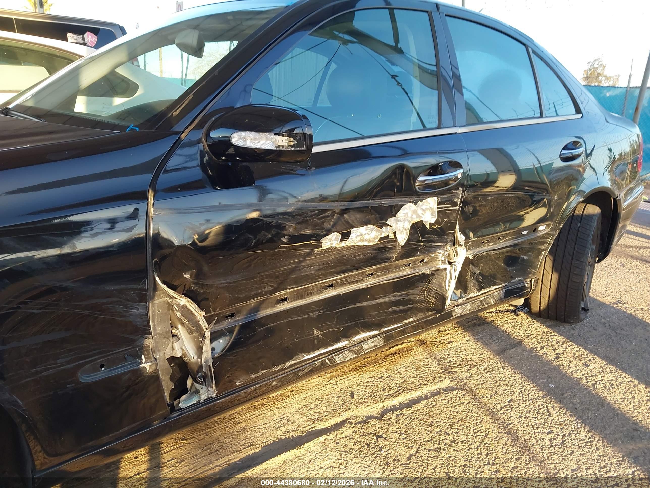 MERCEDES-BENZ E image 6