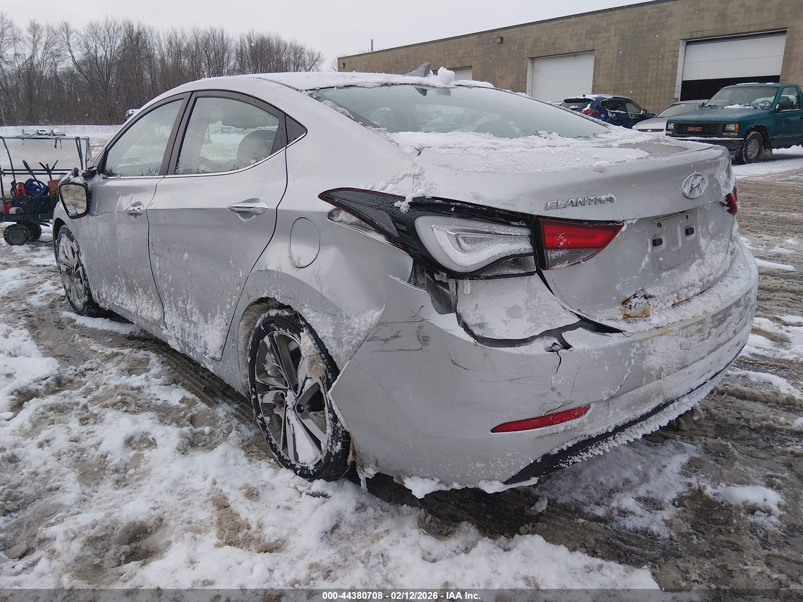 HYUNDAI ELANTRA image 3