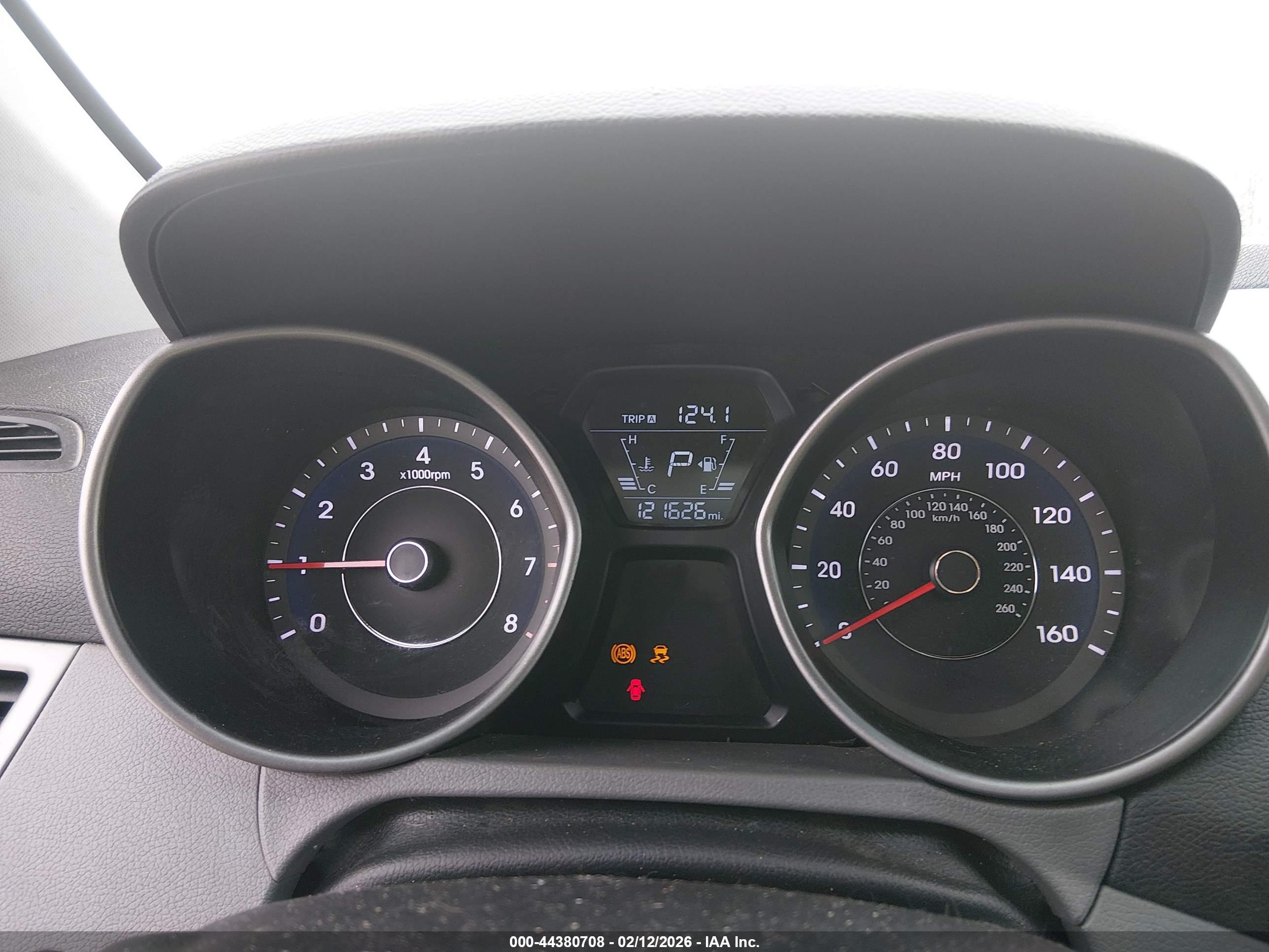 HYUNDAI ELANTRA image 7