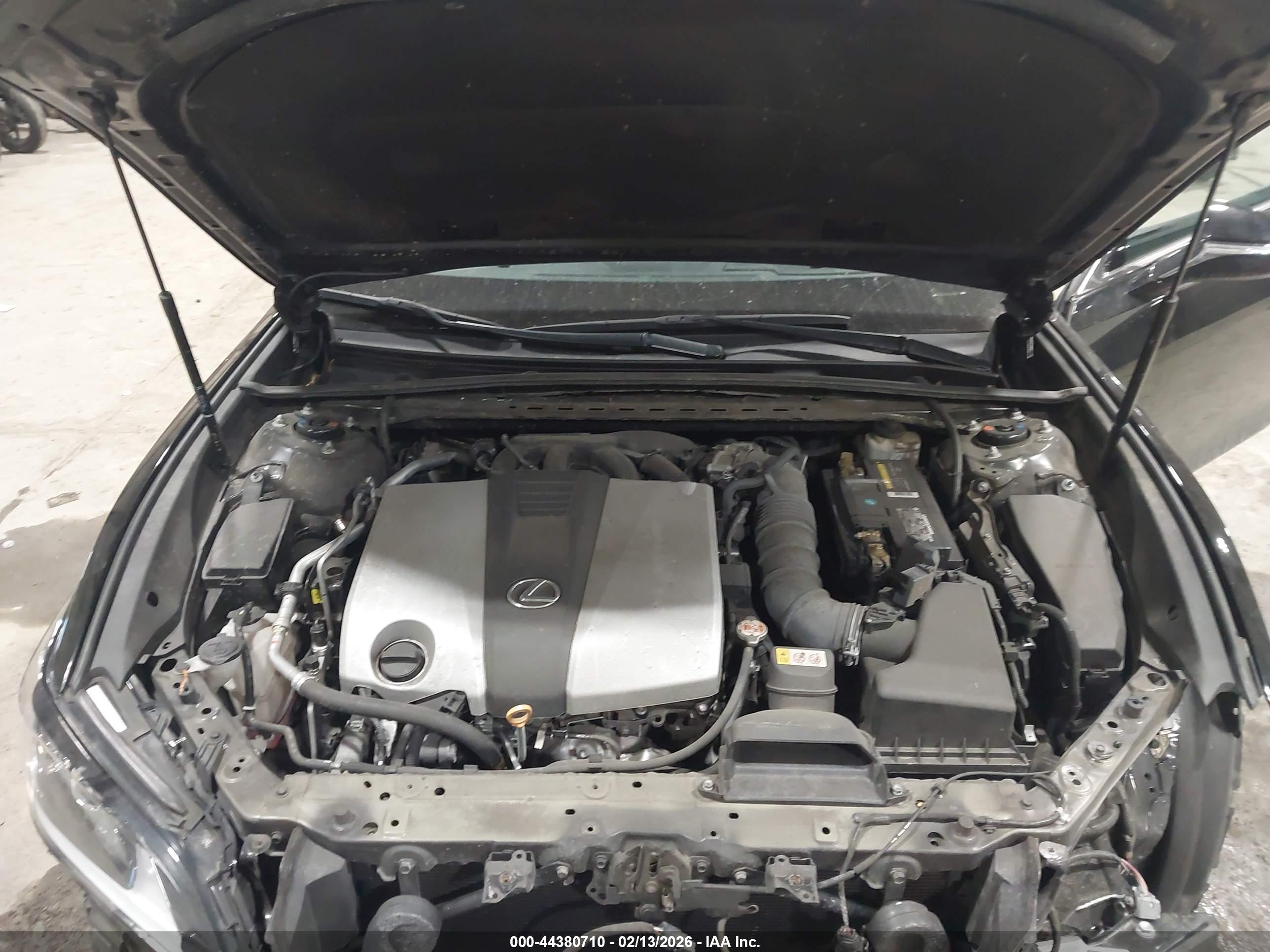 LEXUS ES image 10