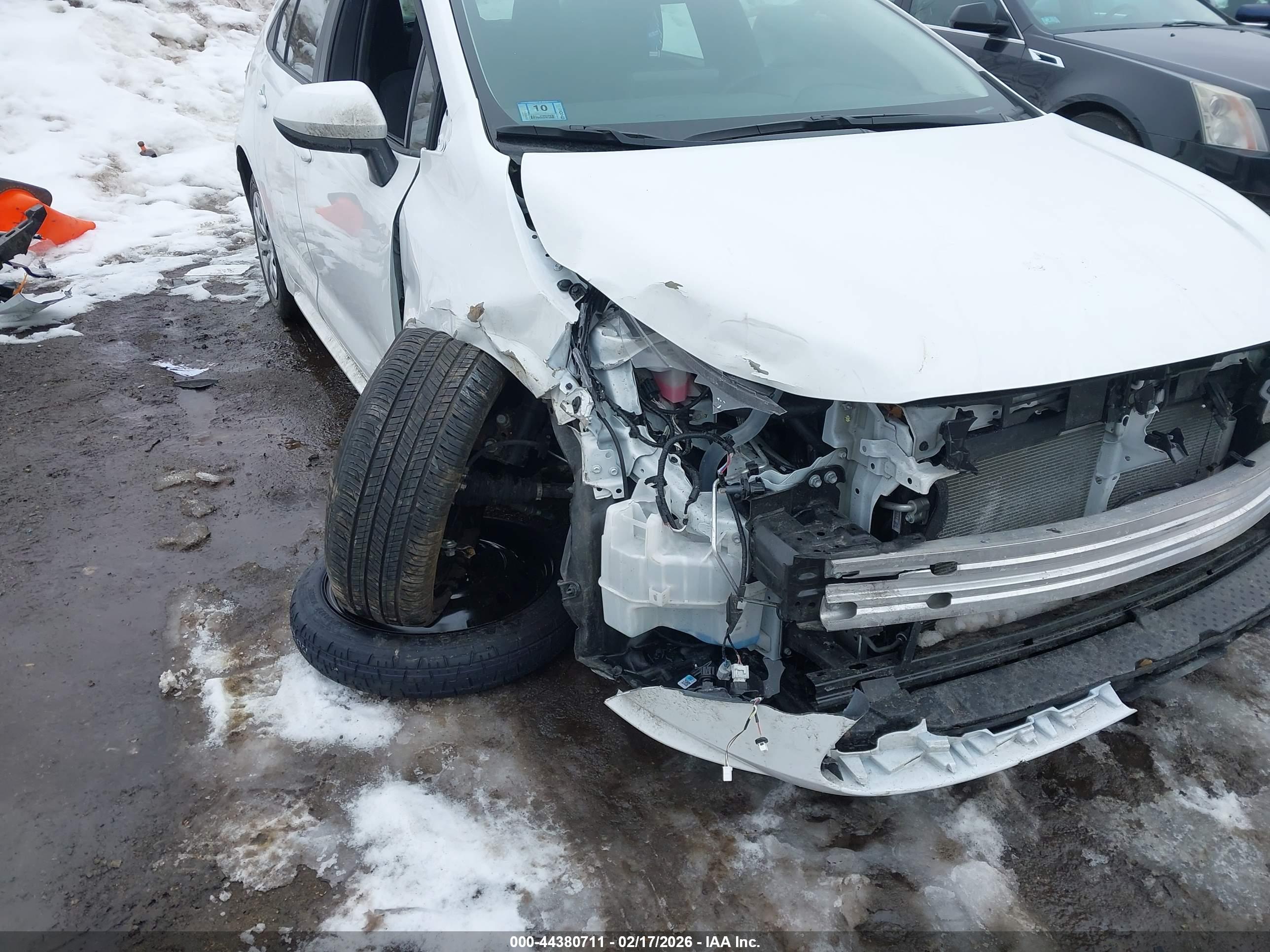 TOYOTA COROLLA image 6