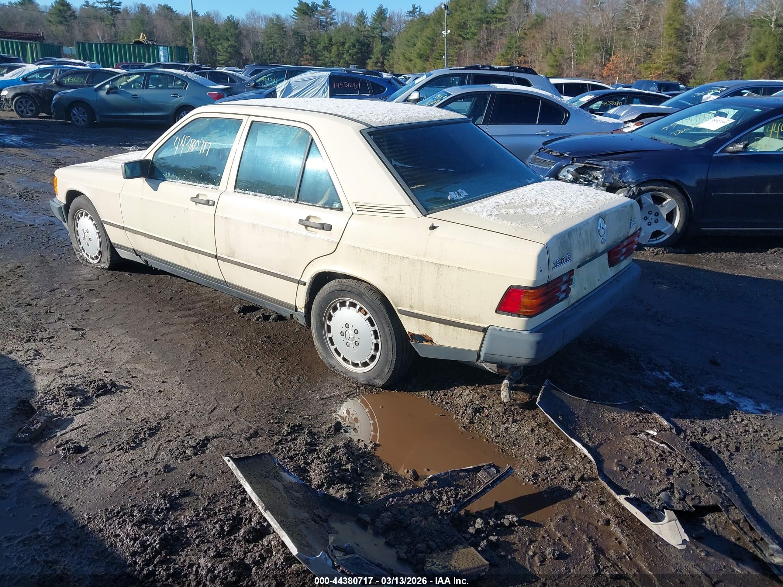 MERCEDES-BENZ 190 image 3