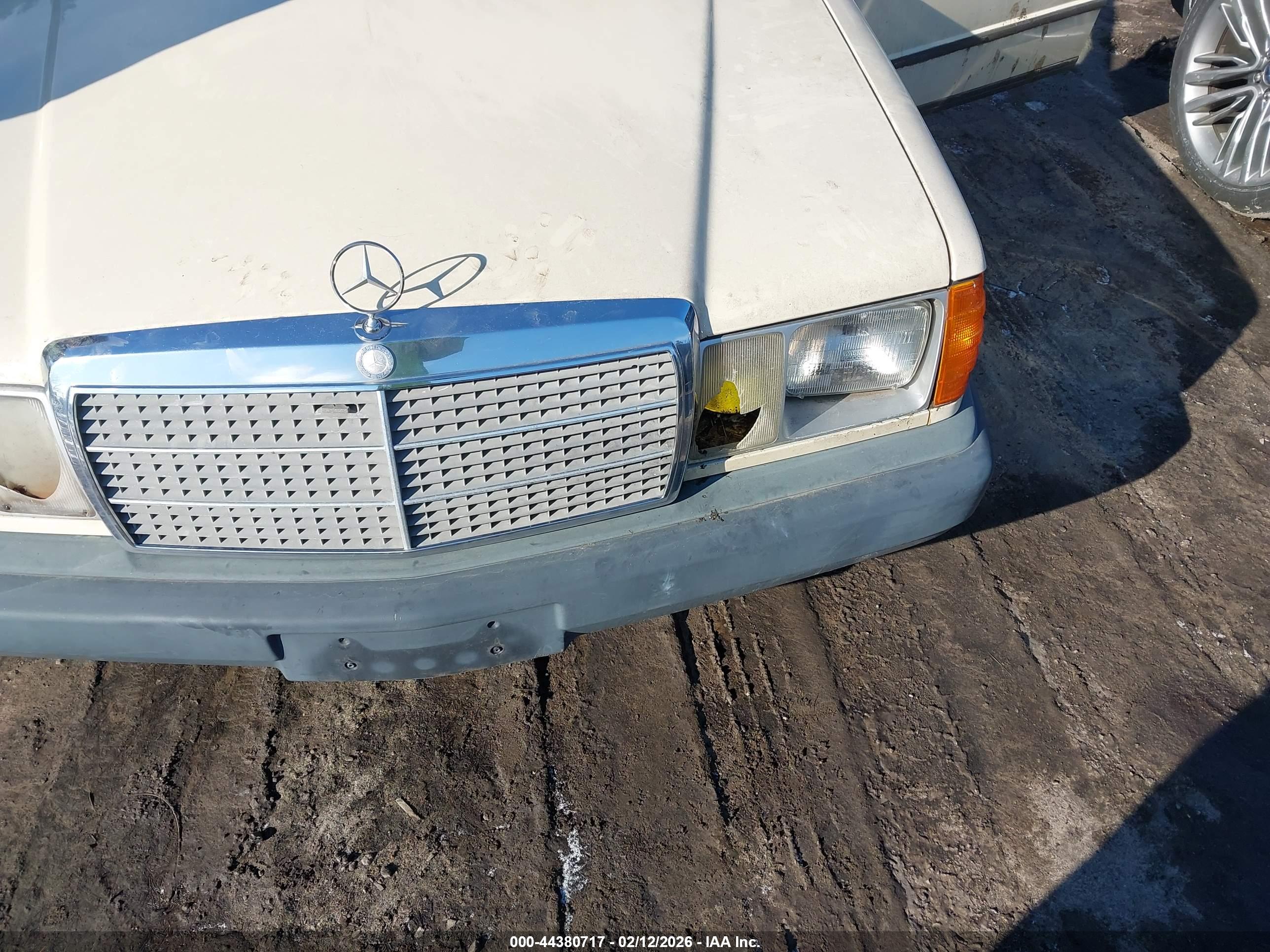 MERCEDES-BENZ 190 image 6