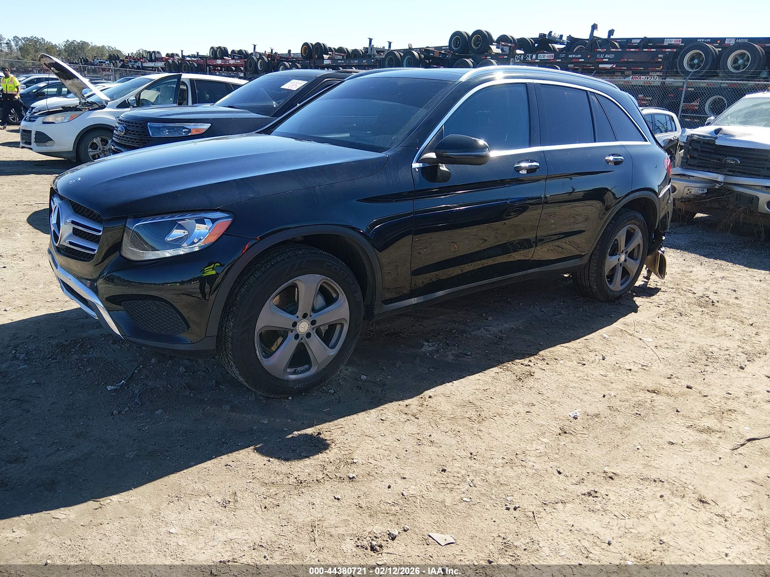 MERCEDES-BENZ GLC image 2