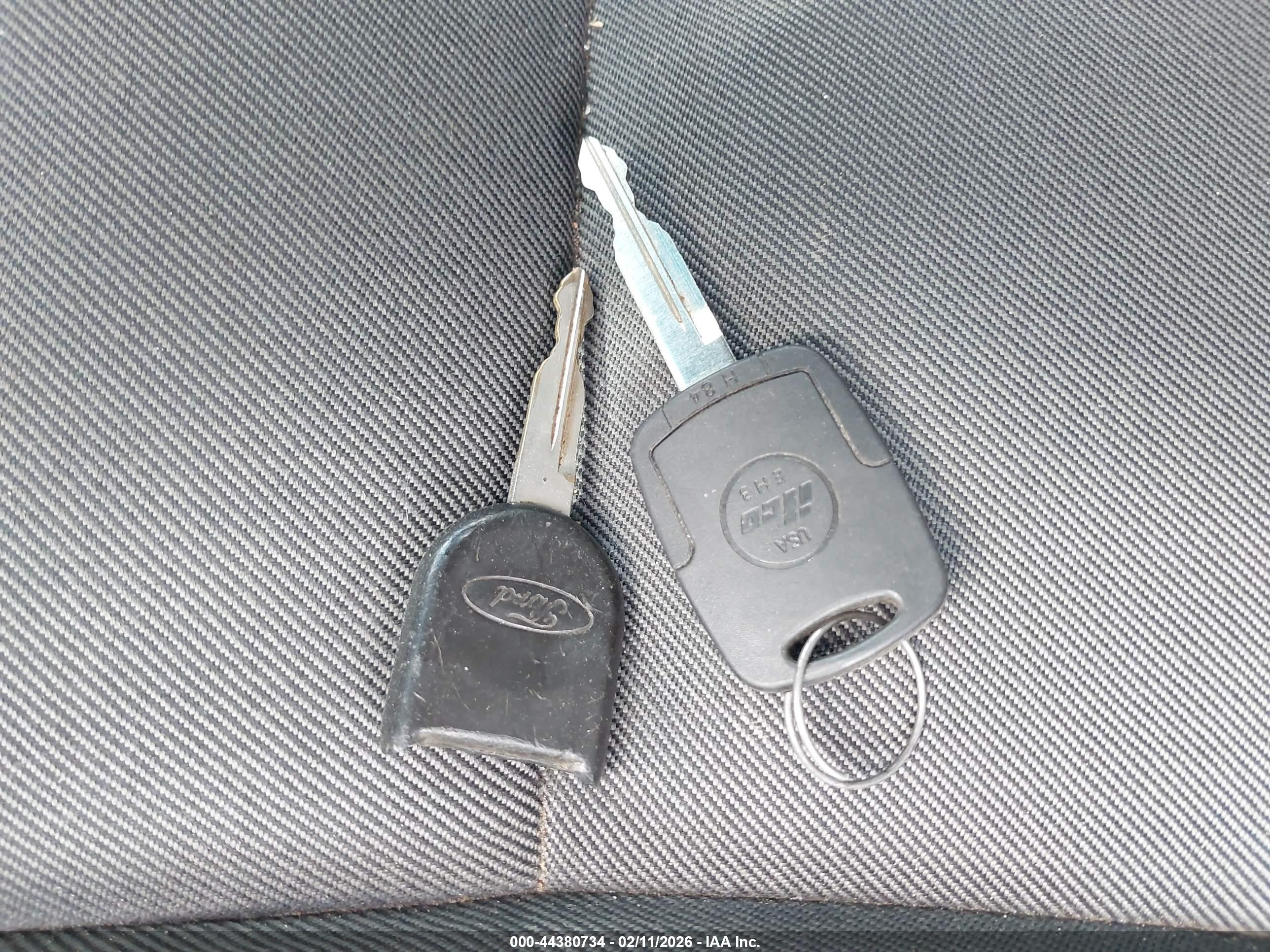 FORD EXPLORER image 11