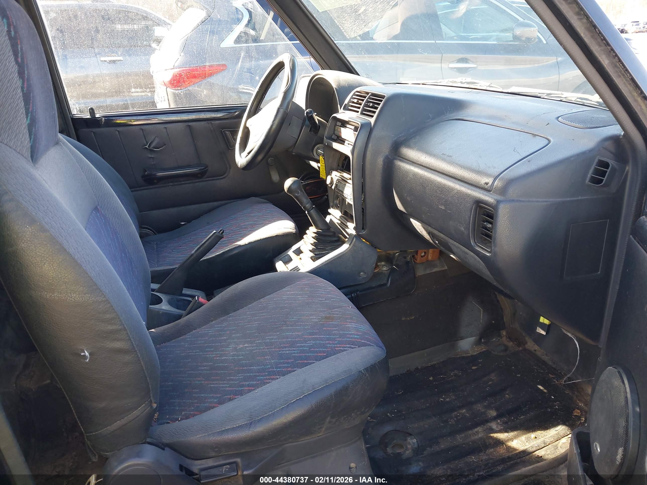 CHEVROLET TRACKER image 5