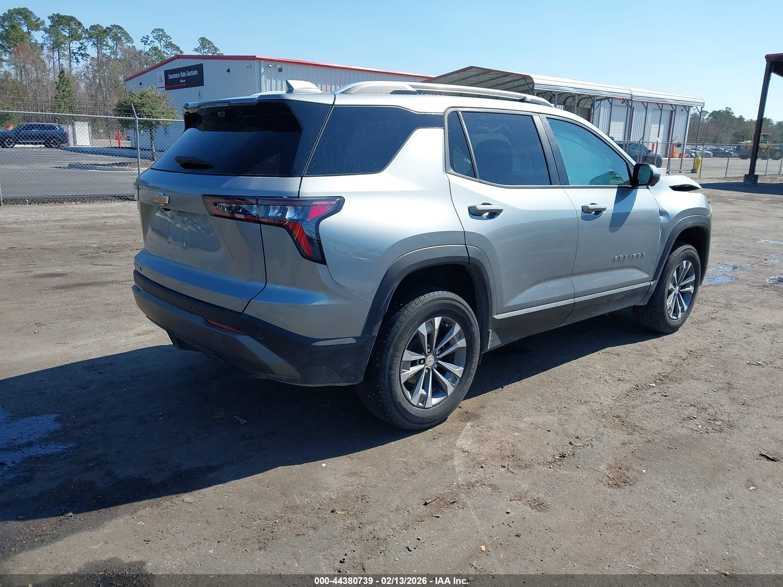 CHEVROLET EQUINOX image 4