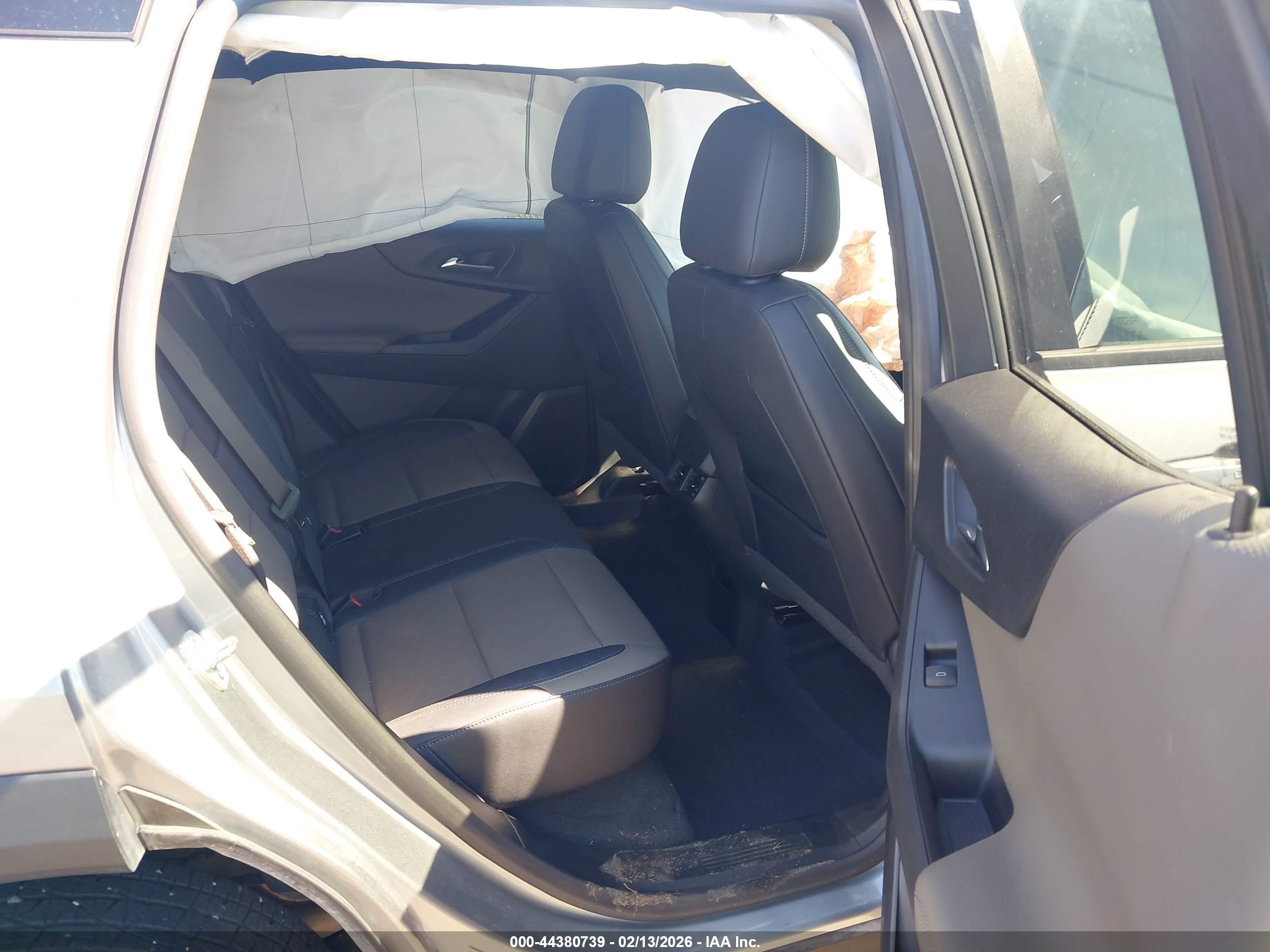 CHEVROLET EQUINOX image 8