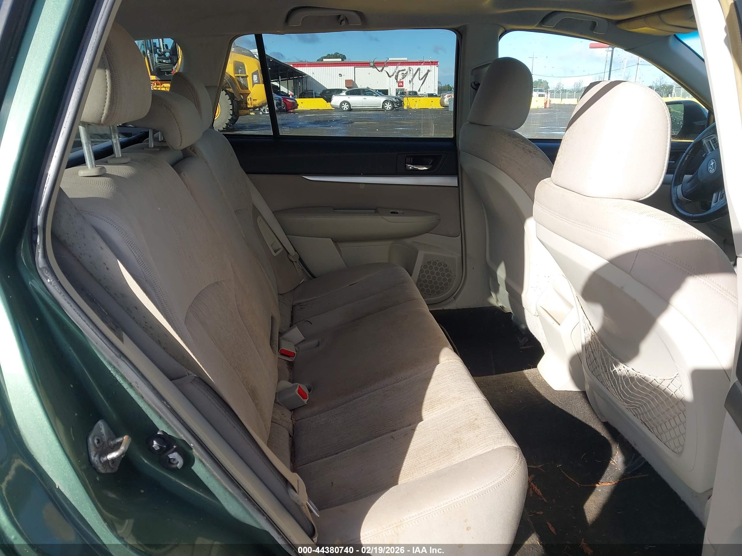 SUBARU OUTBACK image 8