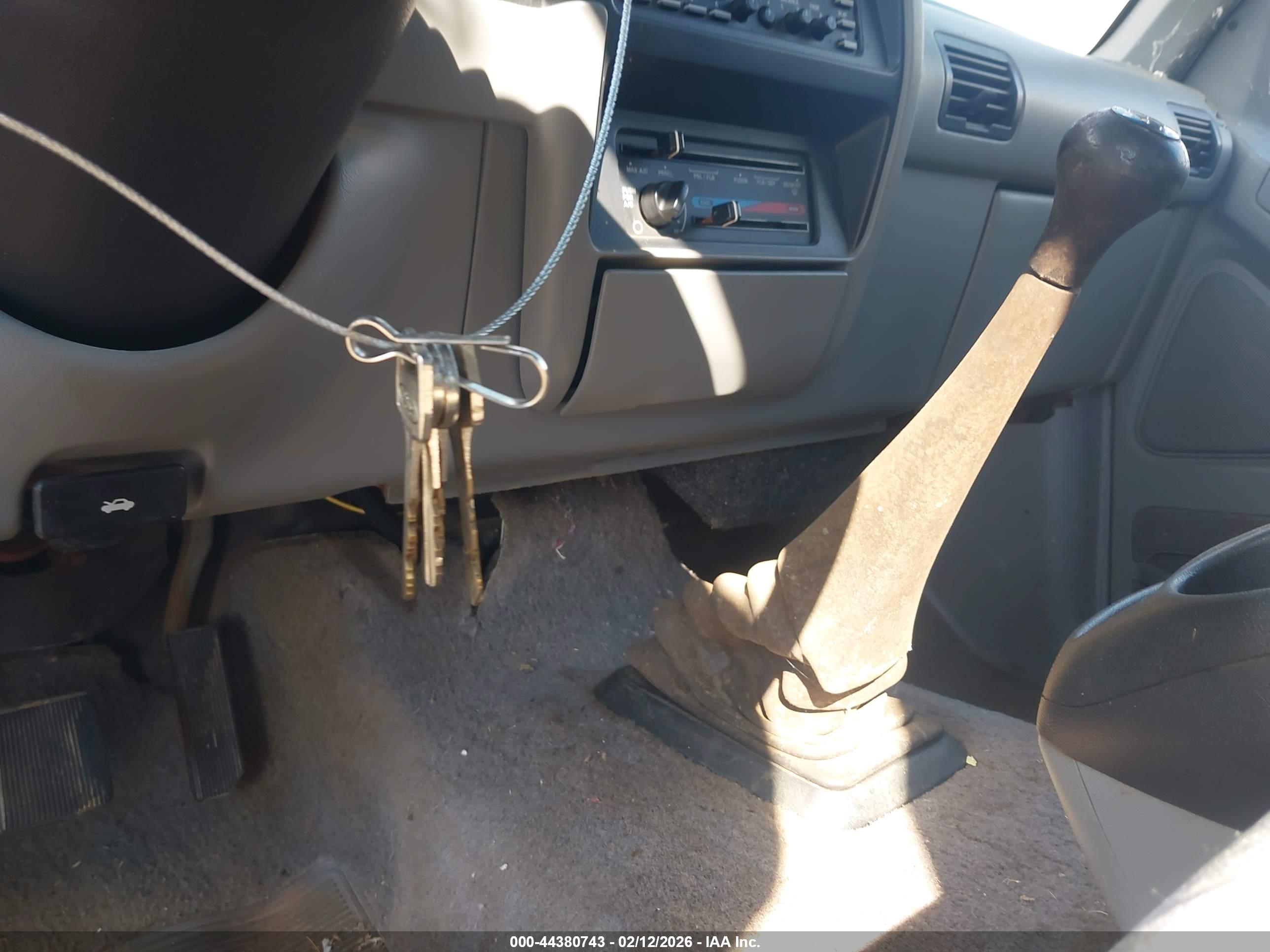 FORD EXPLORER image 11
