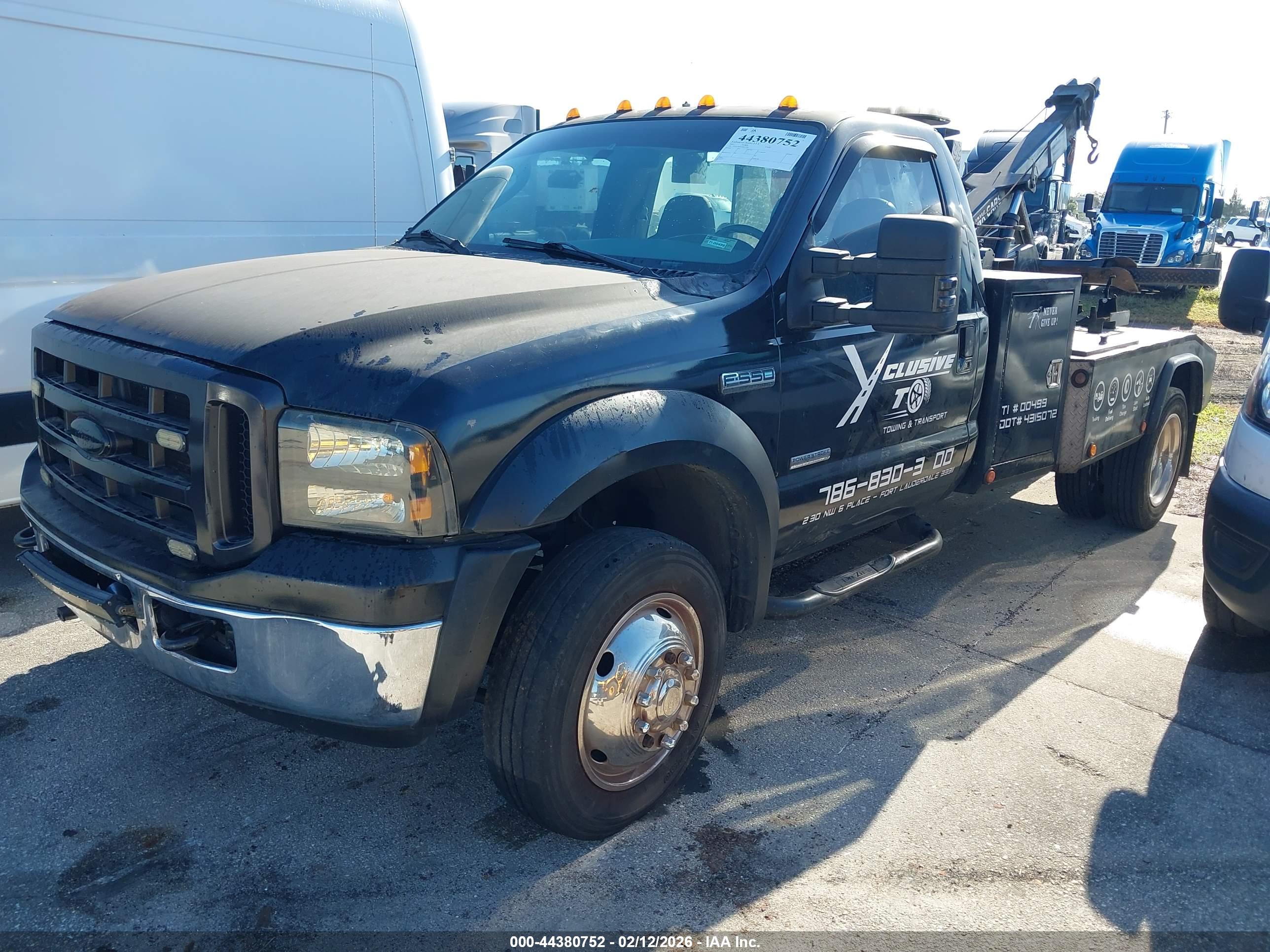 FORD F-550 image 2