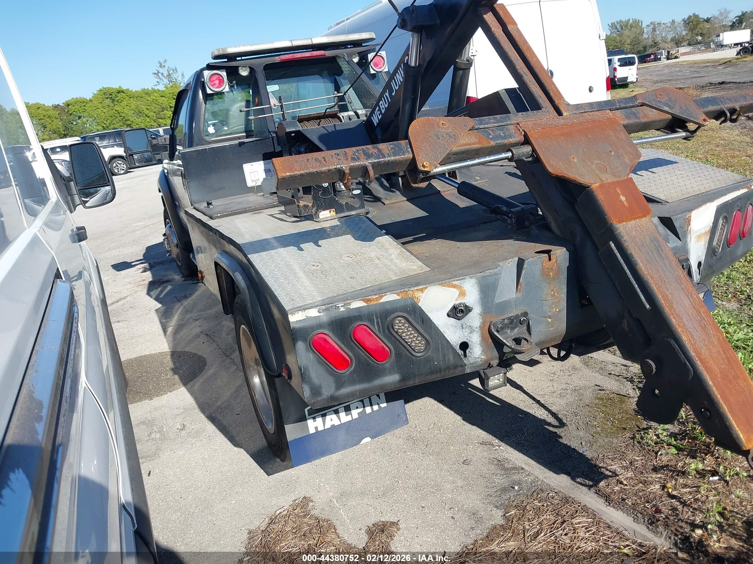 FORD F-550 image 3