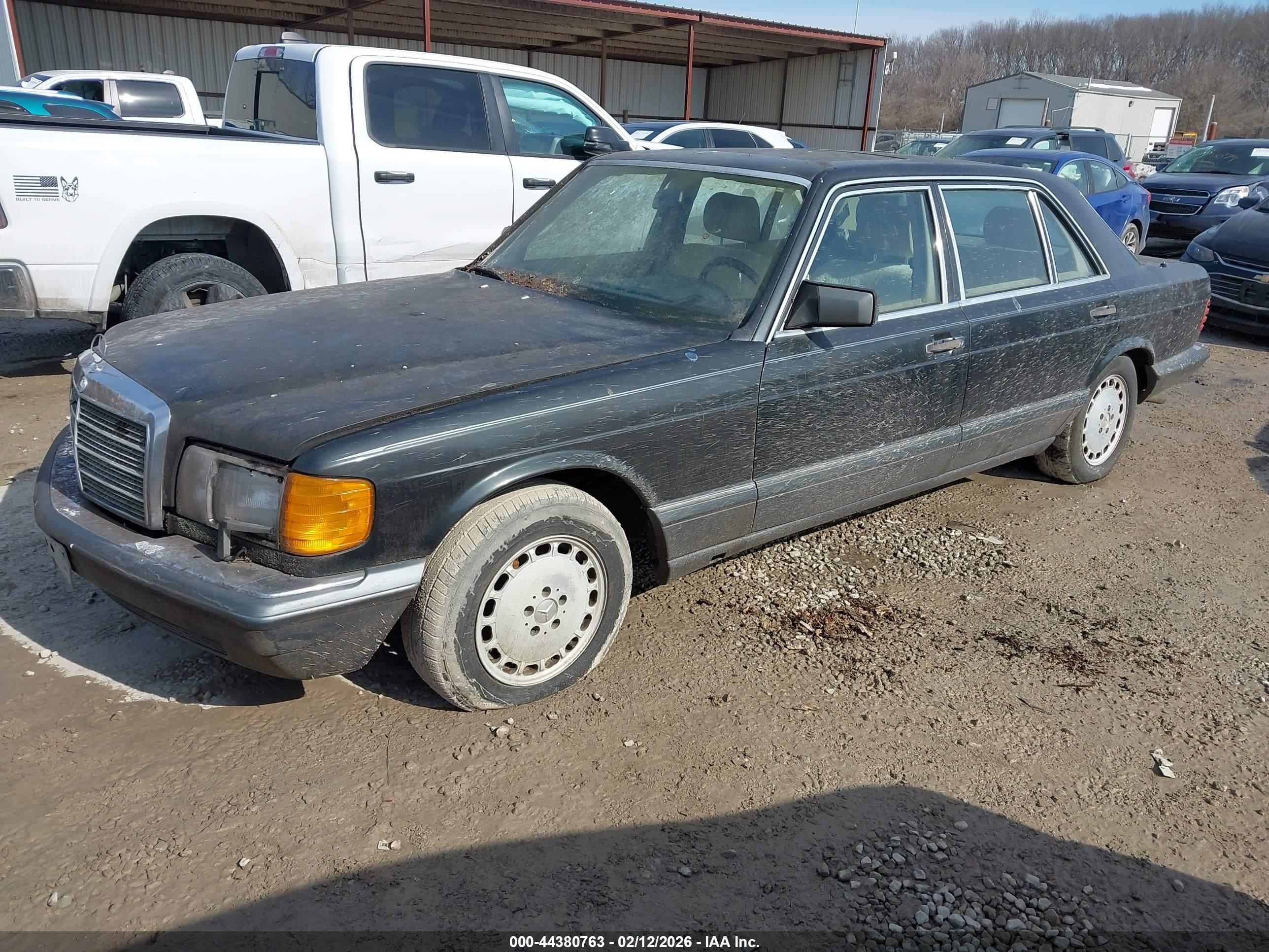 MERCEDES-BENZ 560 image 2