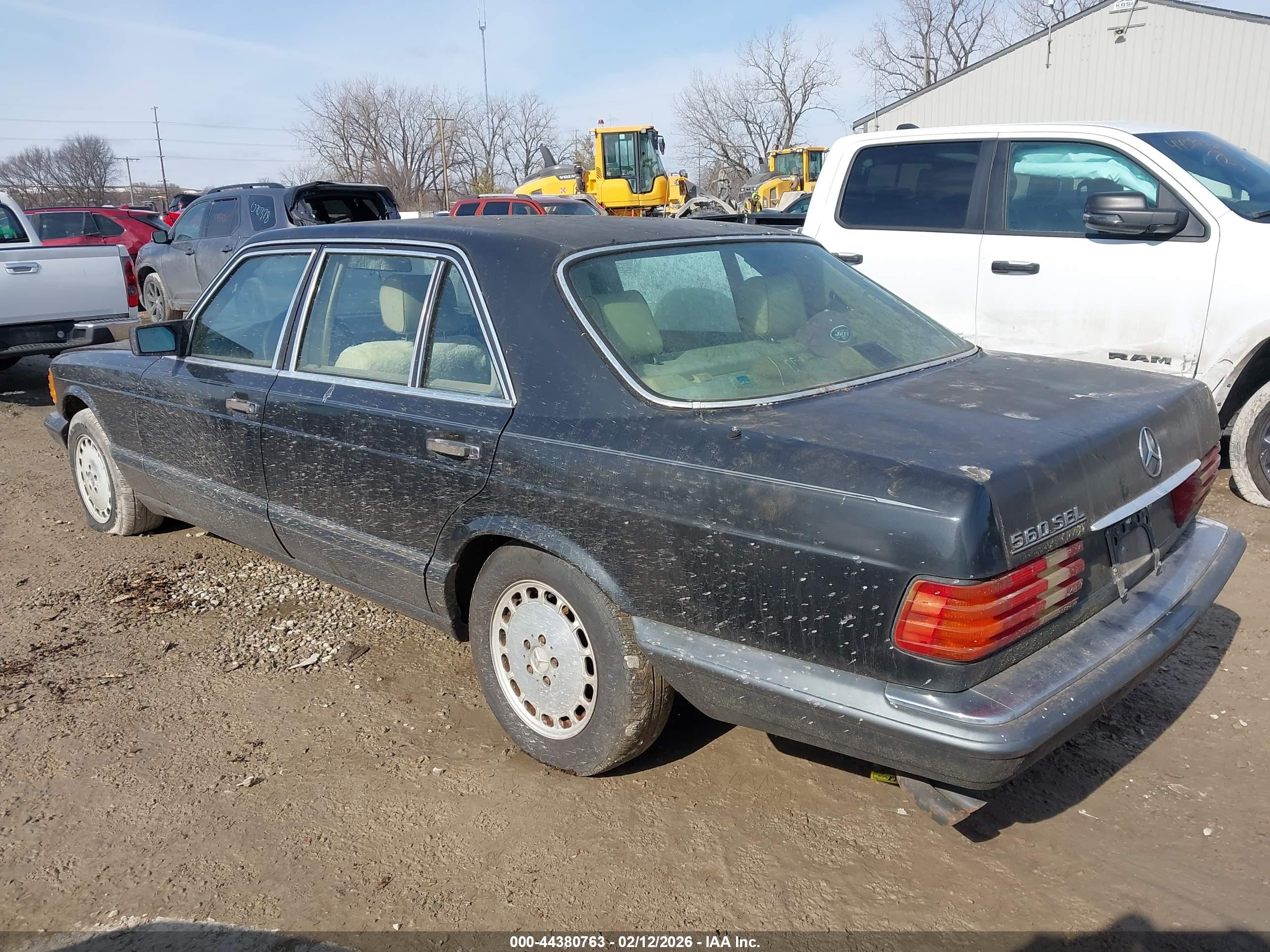 MERCEDES-BENZ 560 image 3