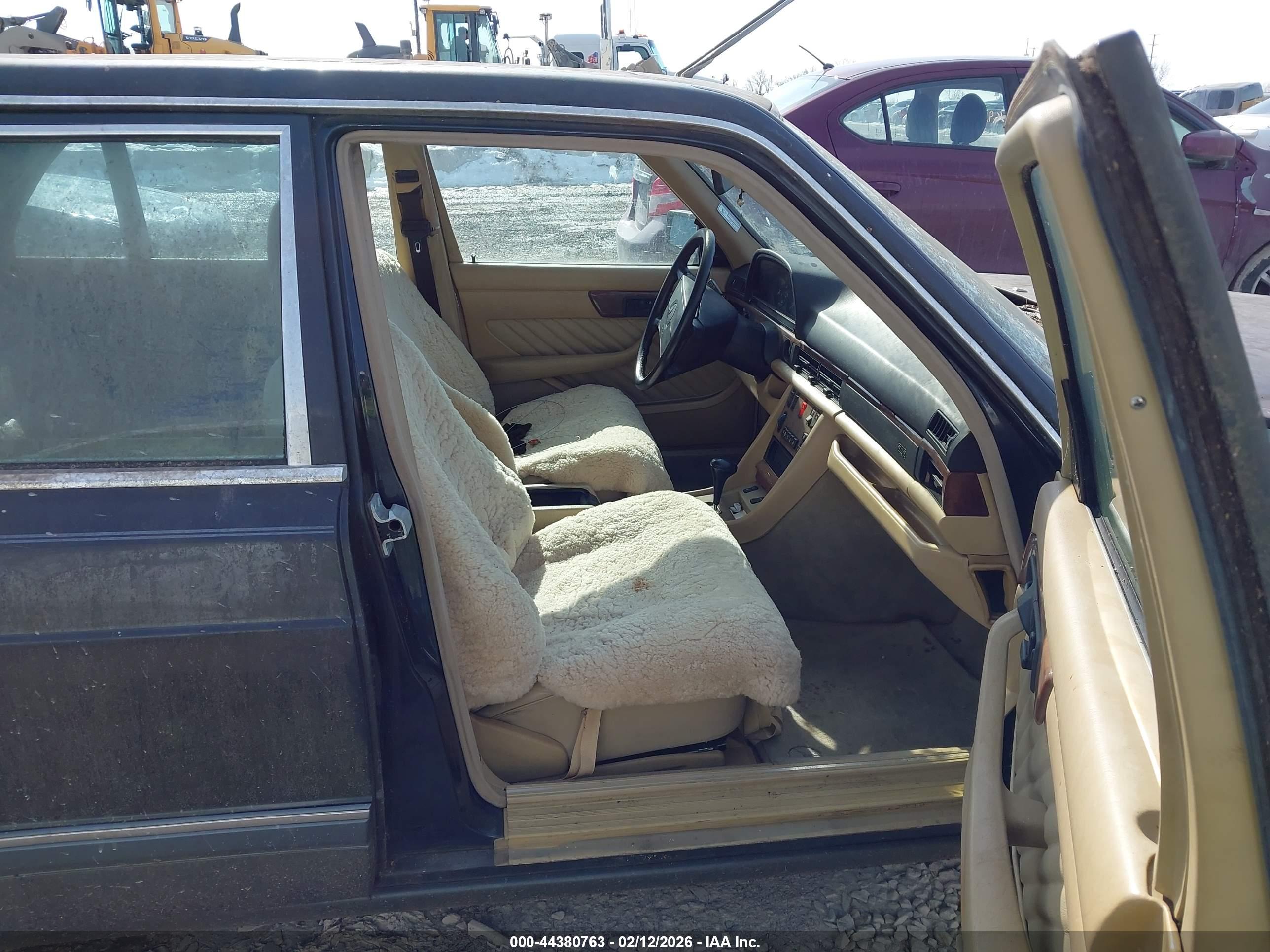 MERCEDES-BENZ 560 image 5