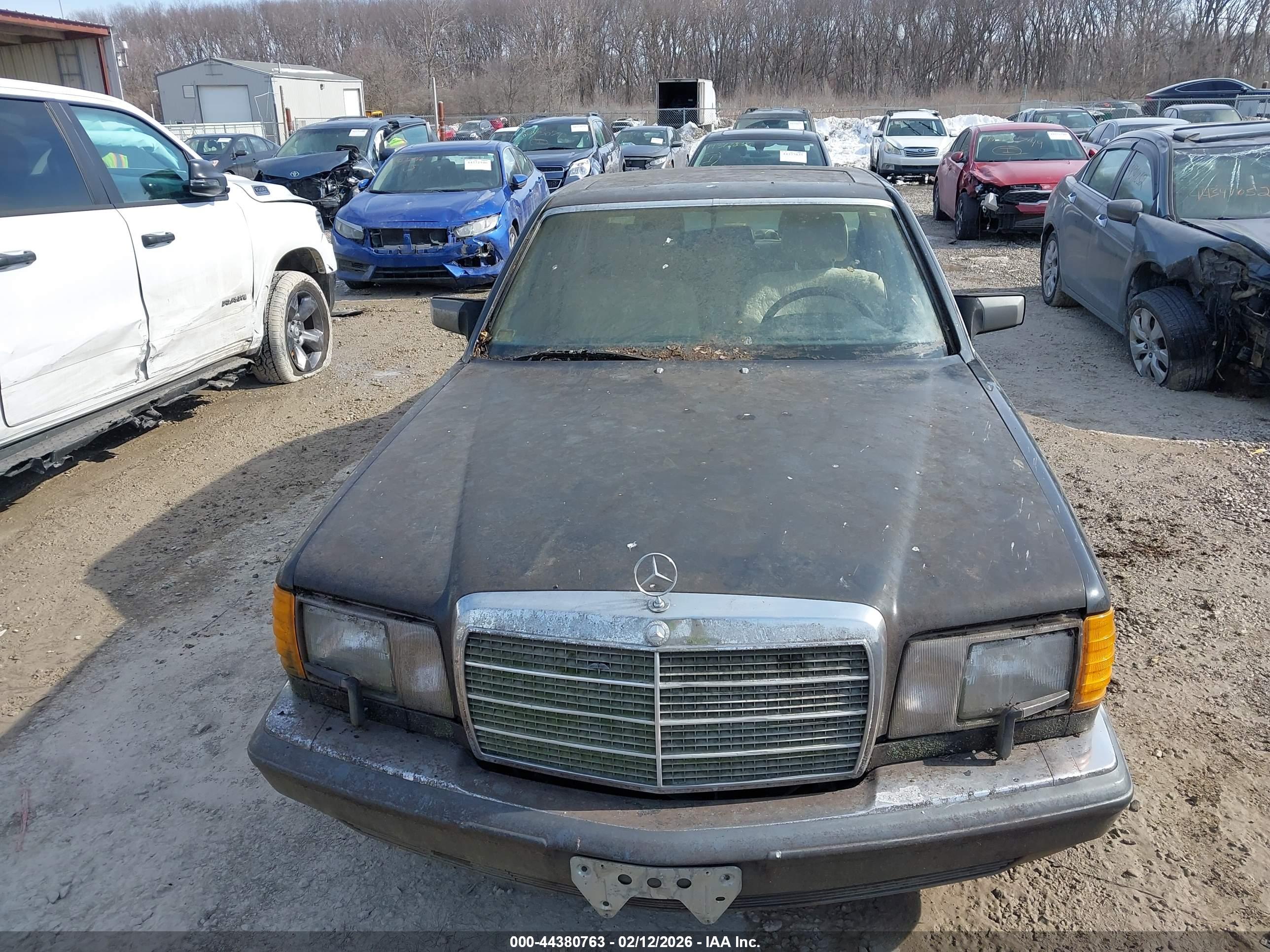 MERCEDES-BENZ 560 image 6