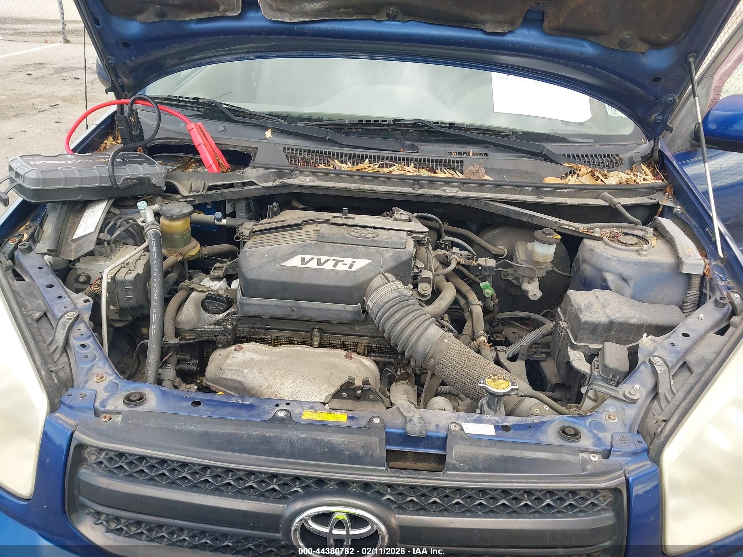 TOYOTA RAV4 image 10
