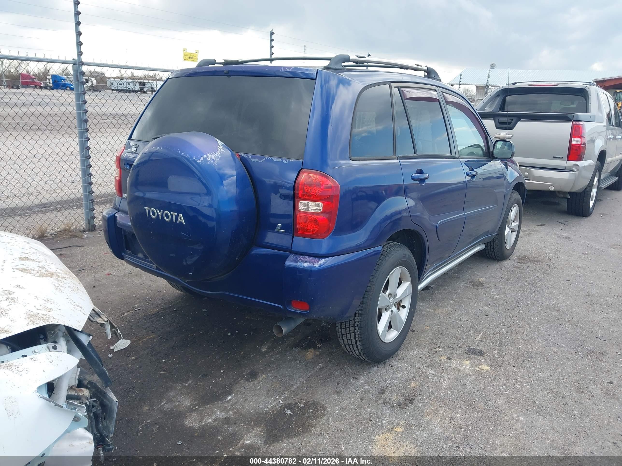 TOYOTA RAV4 image 4